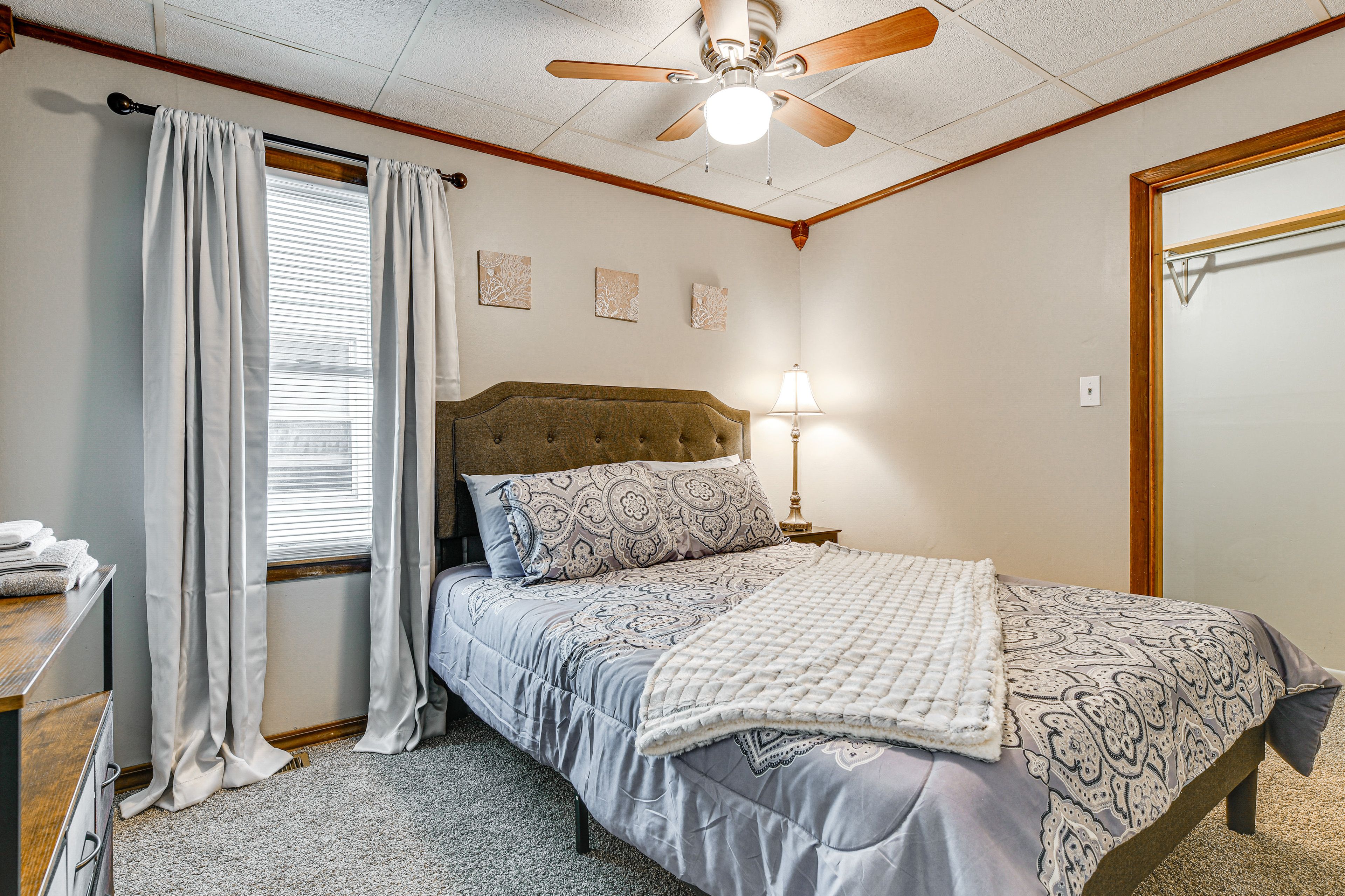 Bedroom 2 | Queen Bed