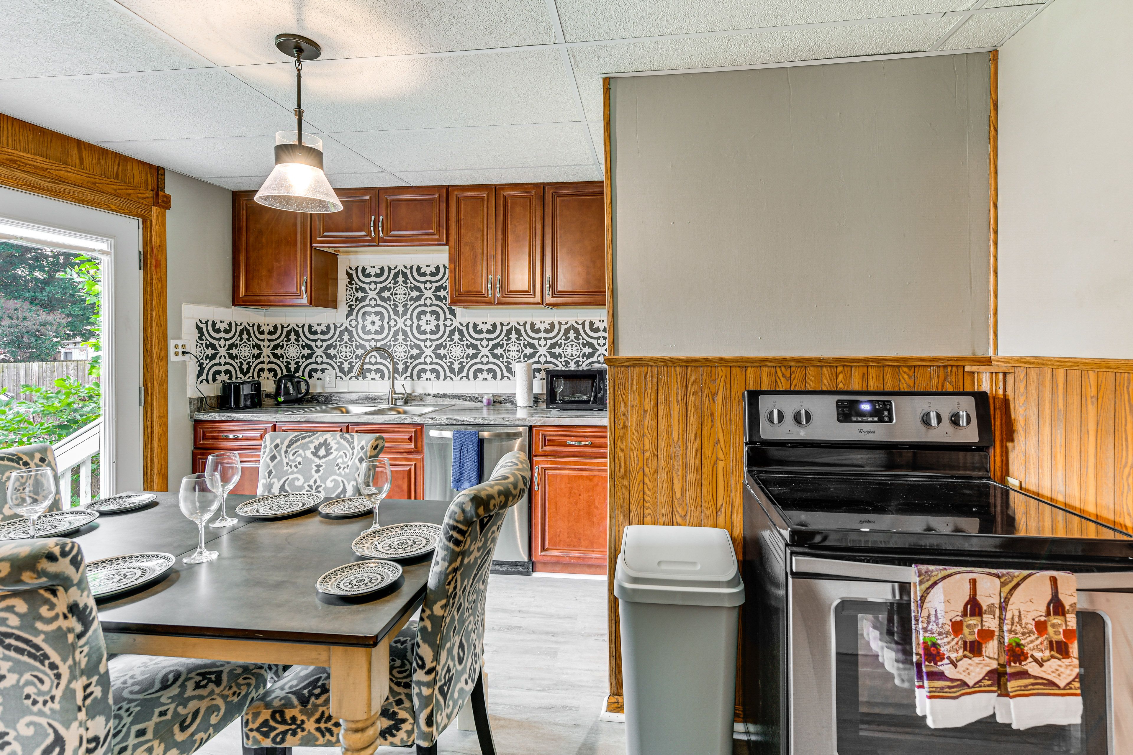 Kitchen | Cooking Basics | Coffee Maker | Toaster | Microwave