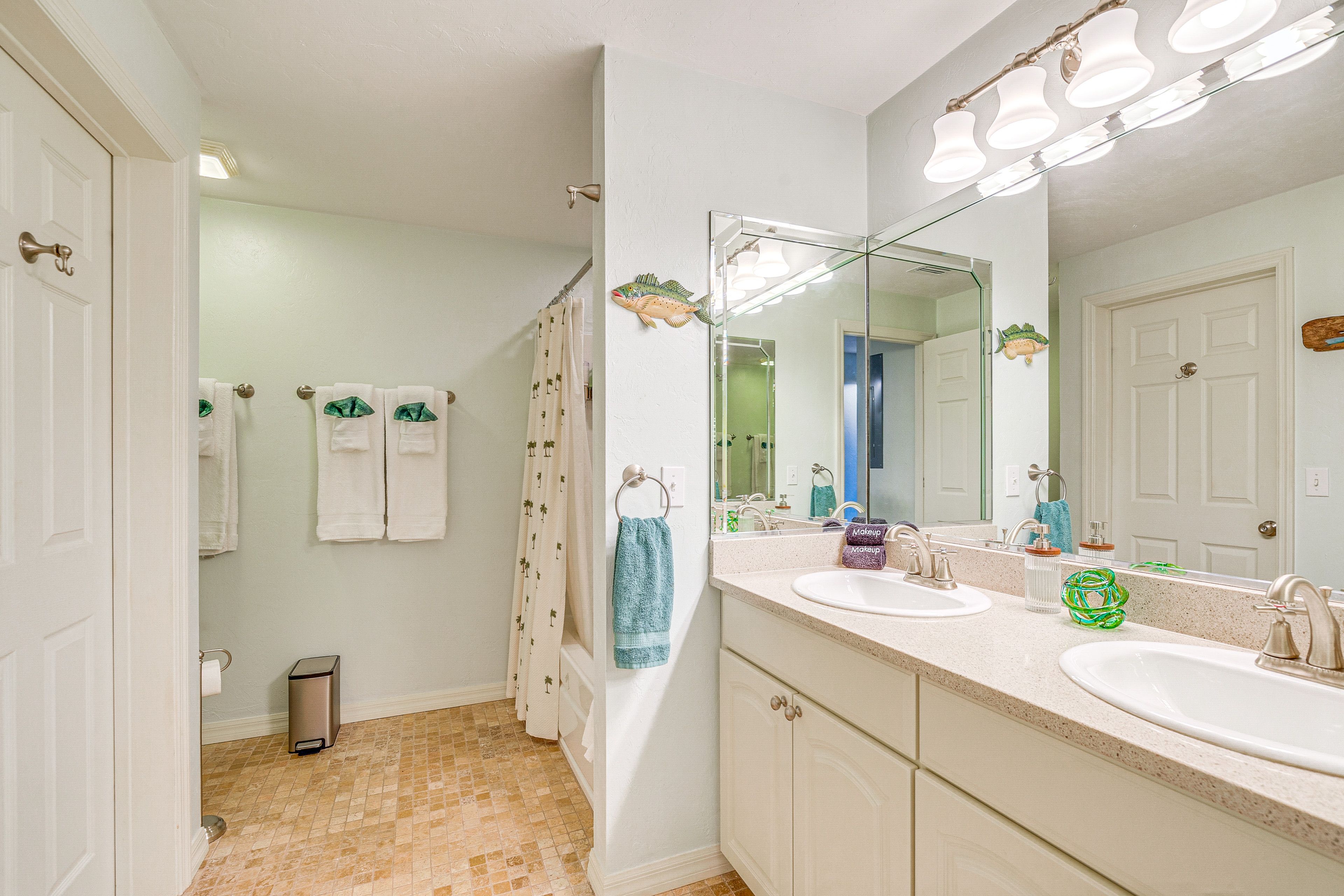 Full Bathroom | Lower Level | Complimentary Toiletries