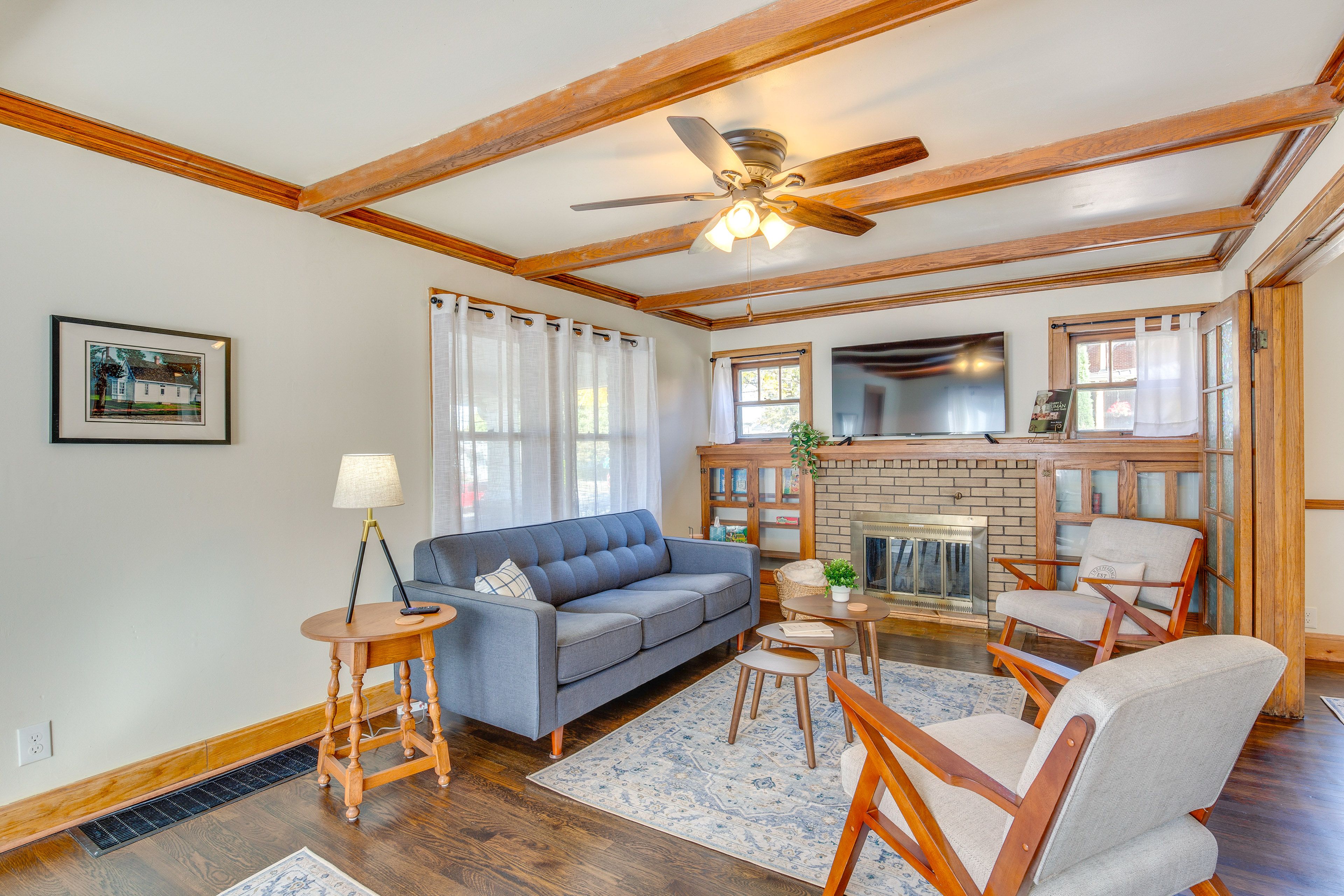 Living Room | Queen Sleeper Sofa | 1st Floor | Smart TV | Decorative Fireplace