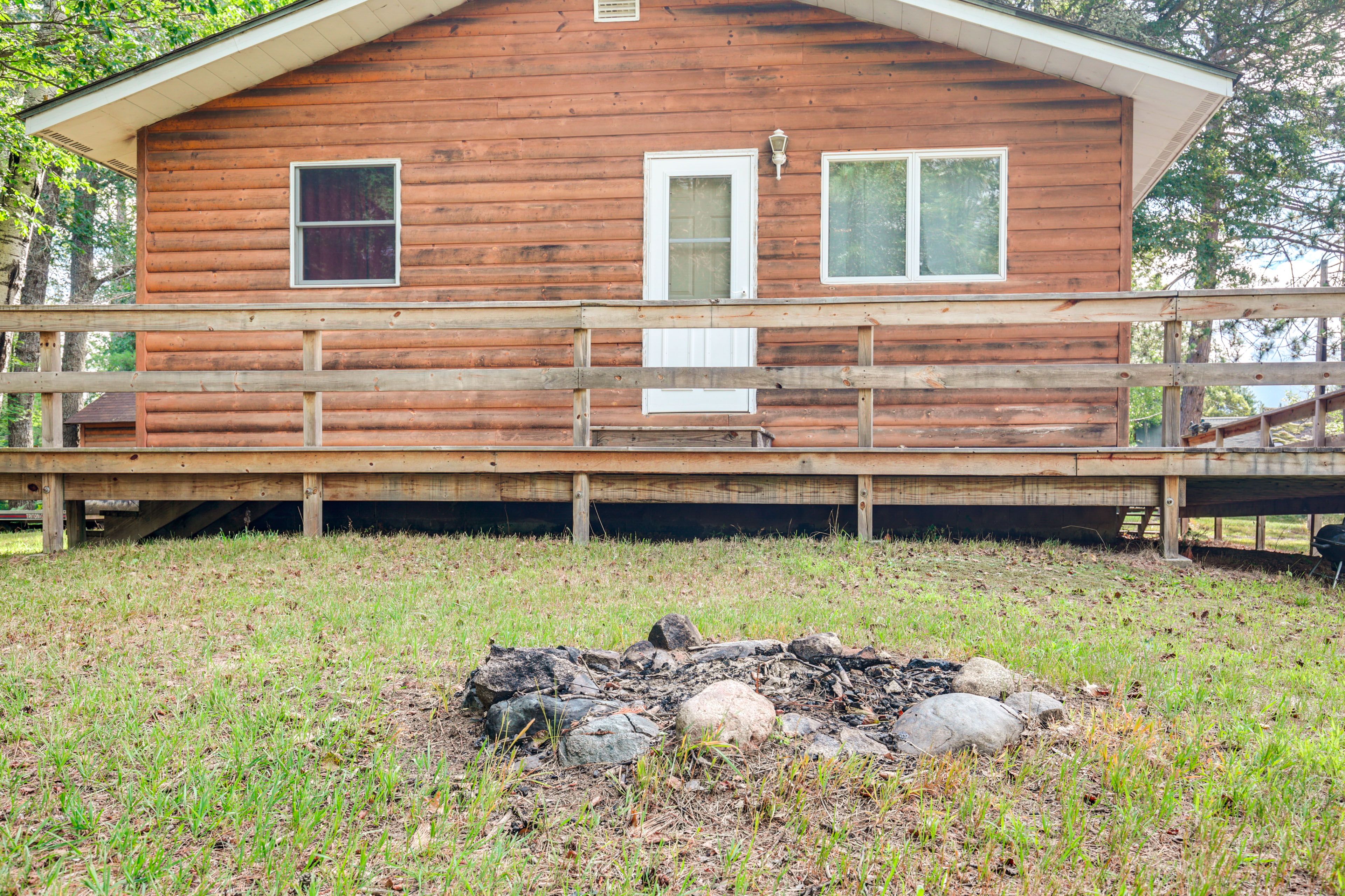 Cabin Exterior | Wood-Burning Fire Pit