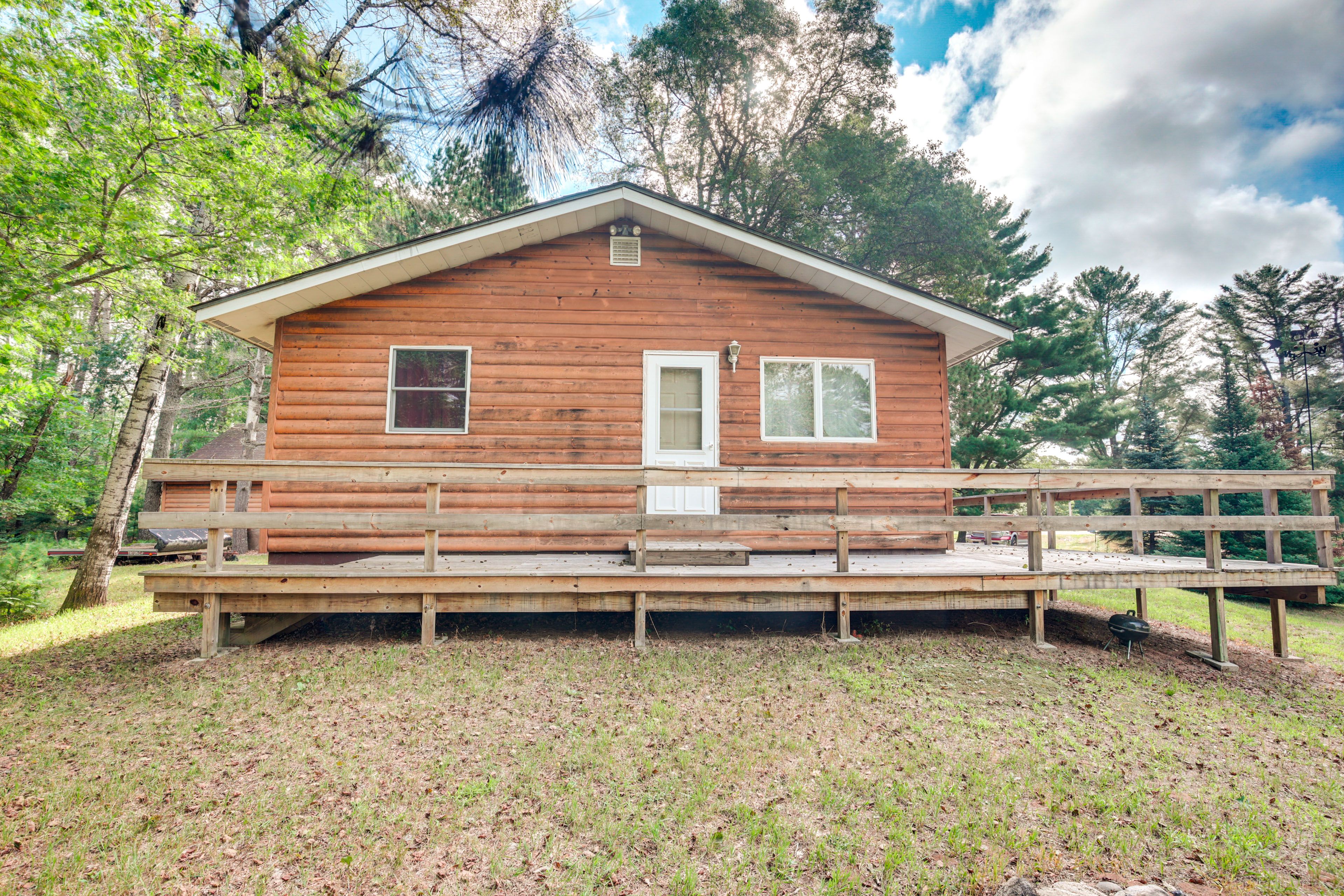 Cabin Exterior | Wraparound Deck