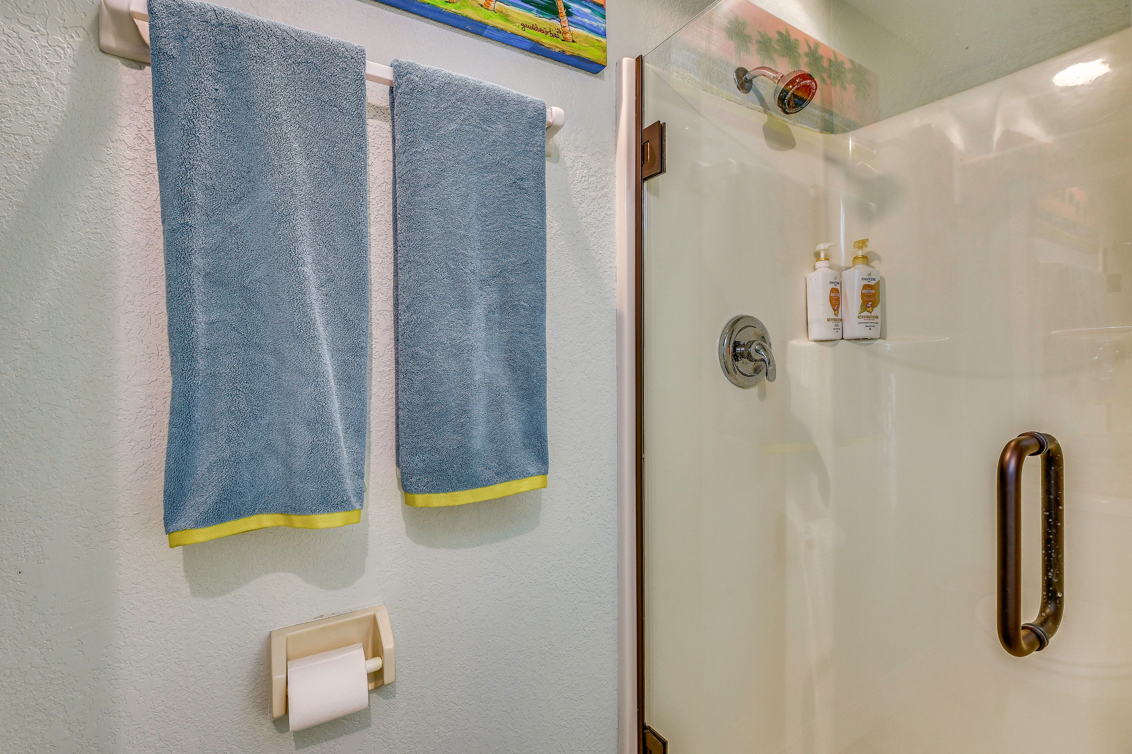 En-Suite Bathroom | Towels Provided | Complimentary Toiletries