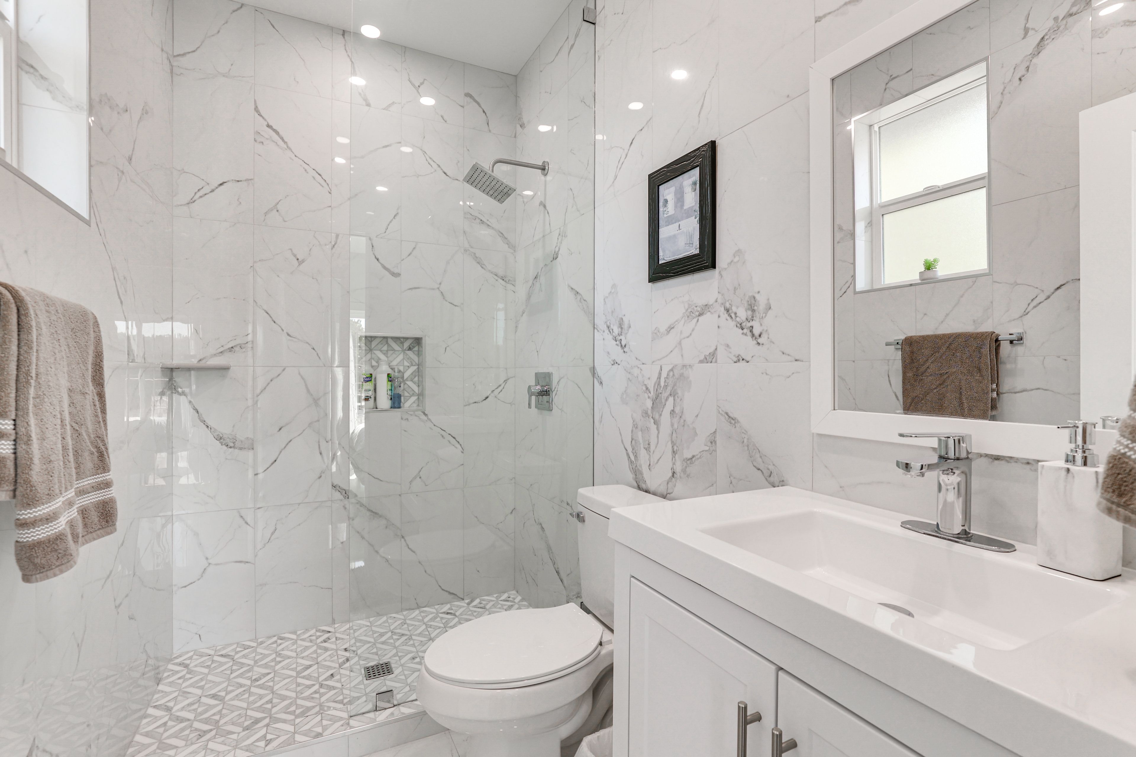 En-Suite Bathroom | Towels Provided