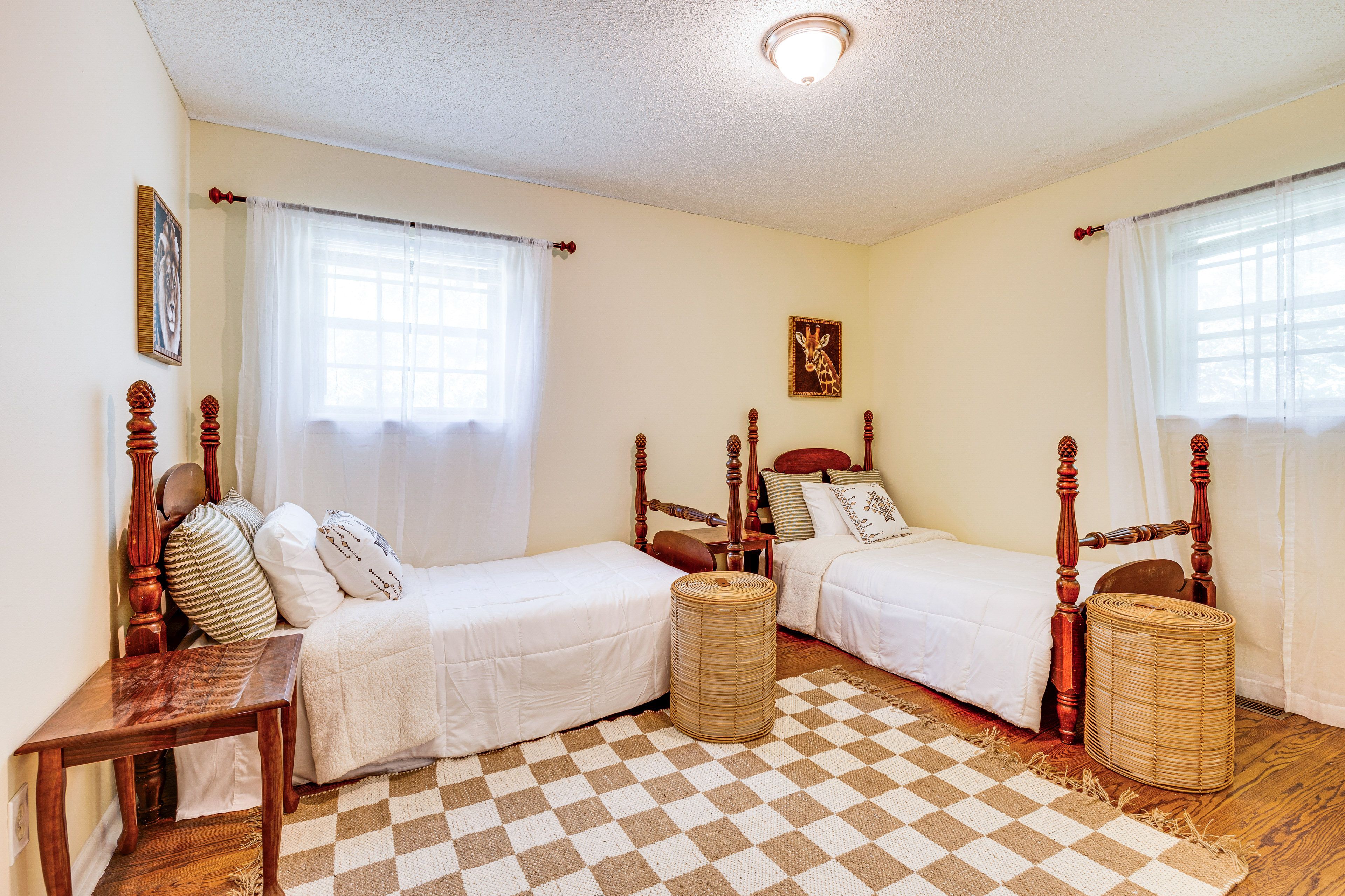 Bedroom 2 | 2 Twin Beds
