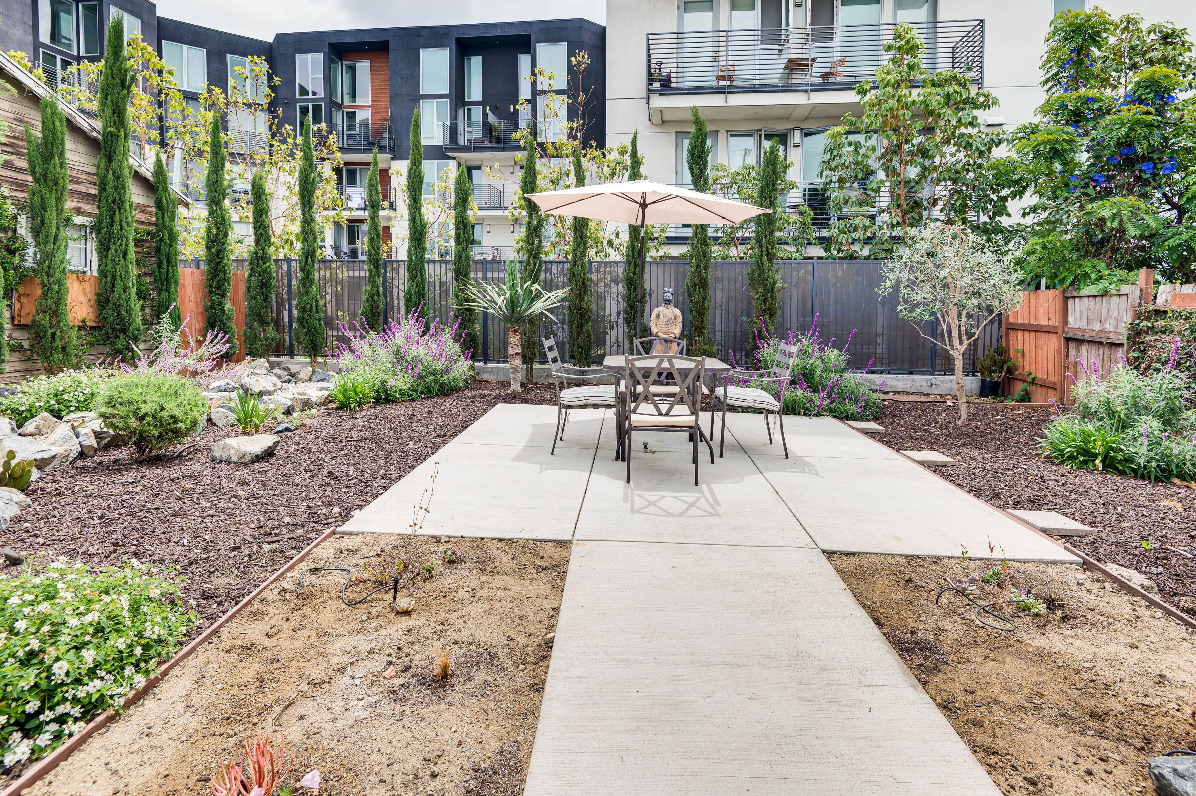 Shared Backyard | Patio | Outdoor Dining Set | Garden | Addt'l Rental On-Site