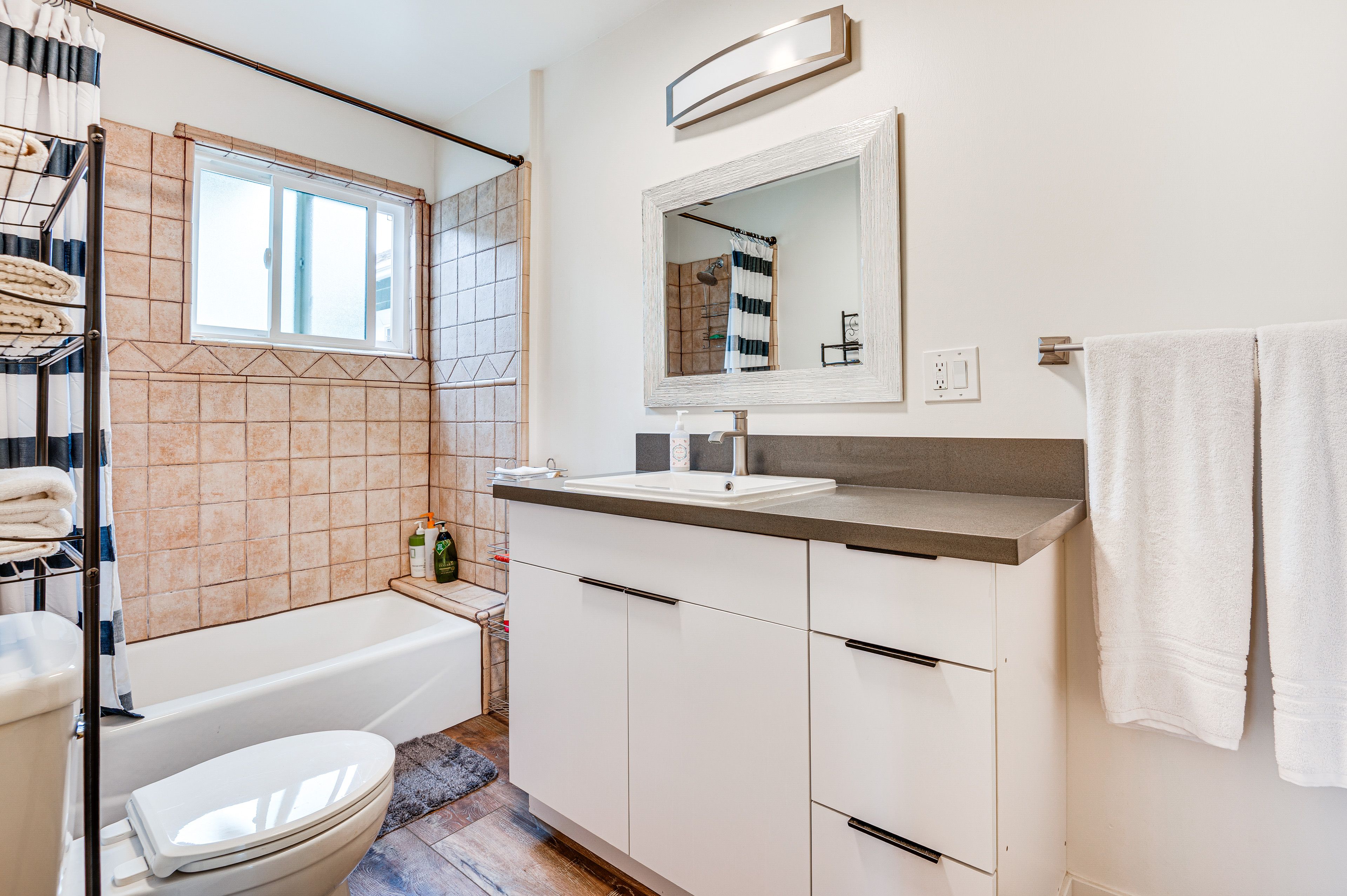 Full Bathroom | Towels & Linens Provided