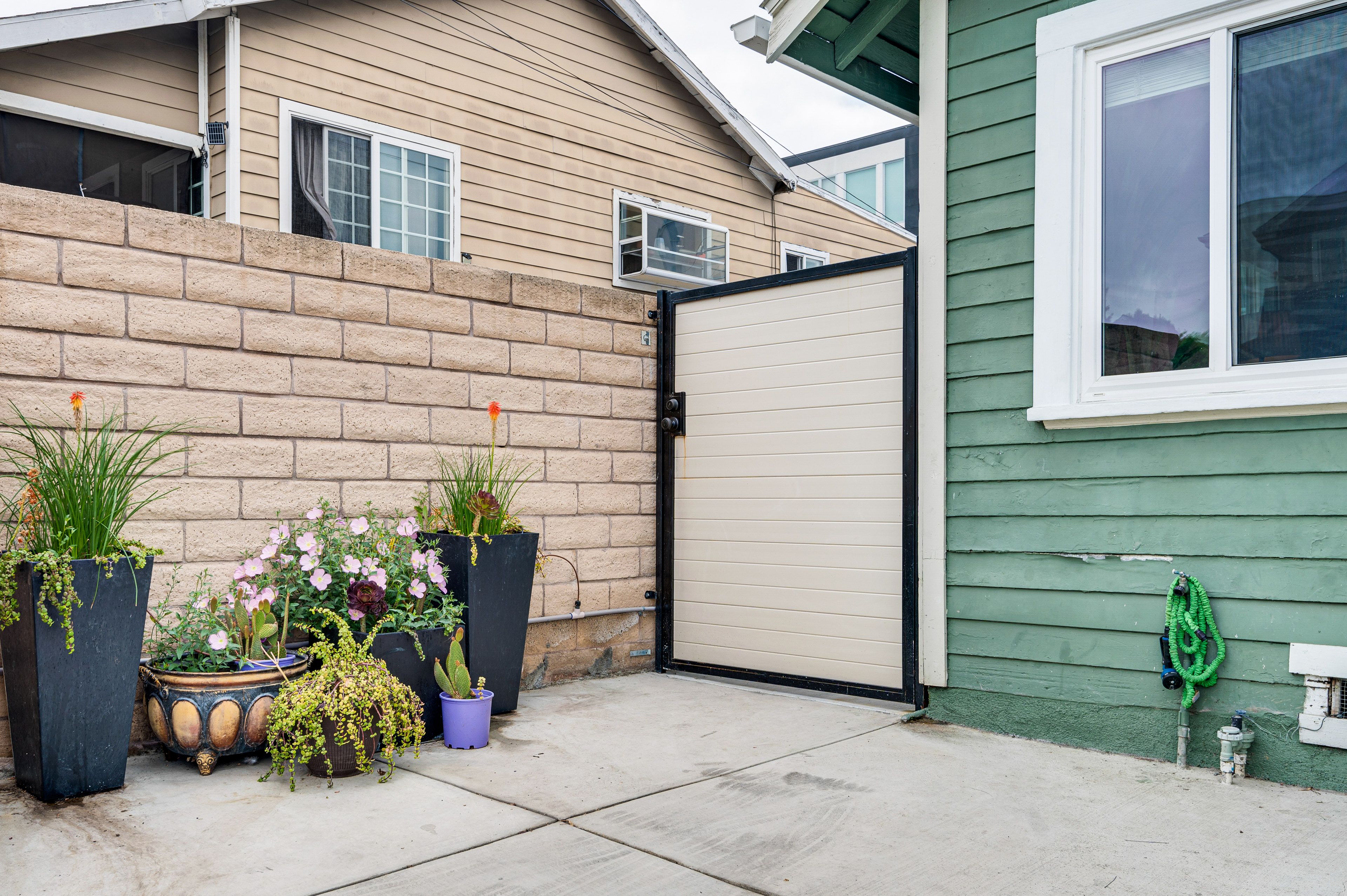 Exterior | Entryway