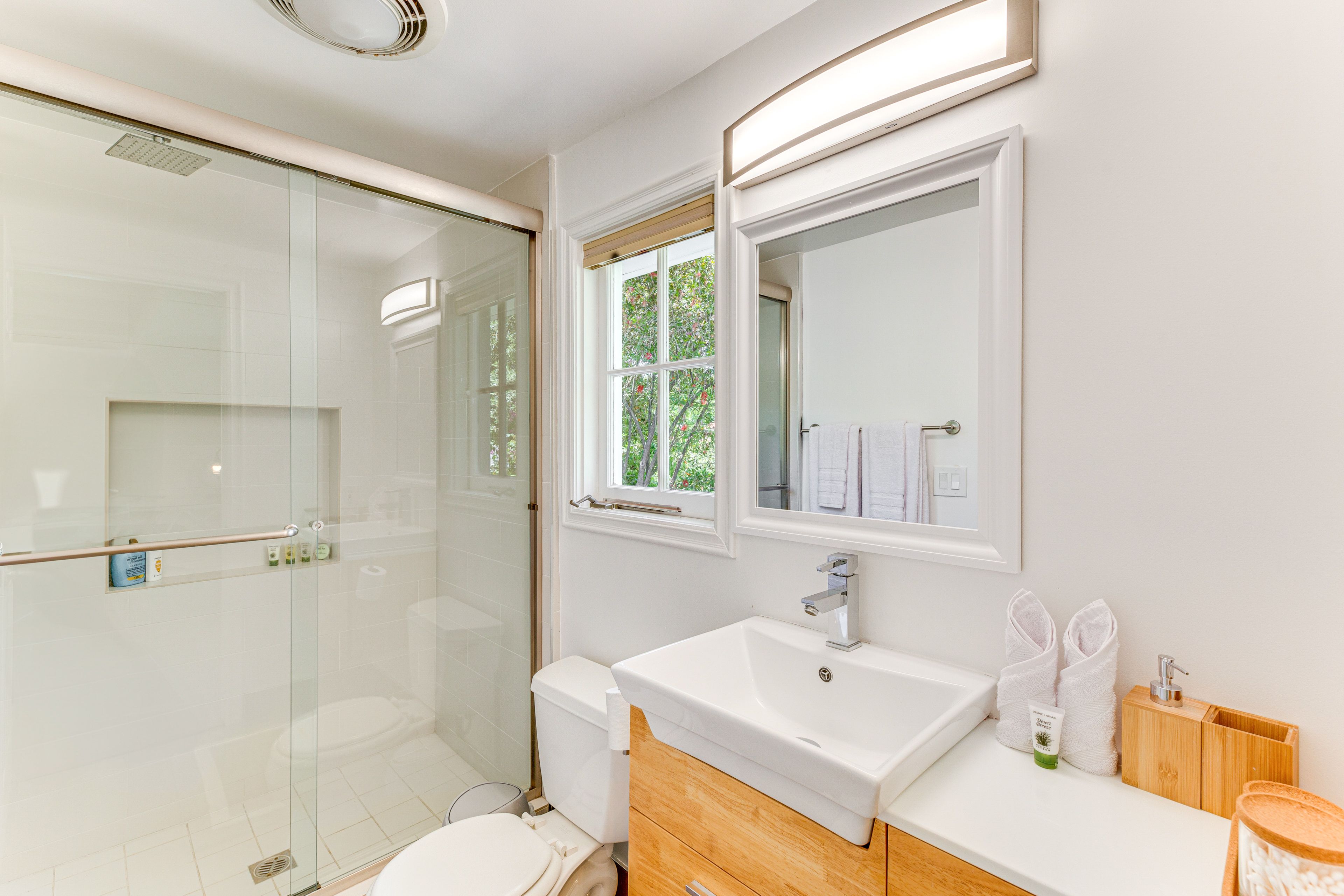 Full Bathroom | Main Level