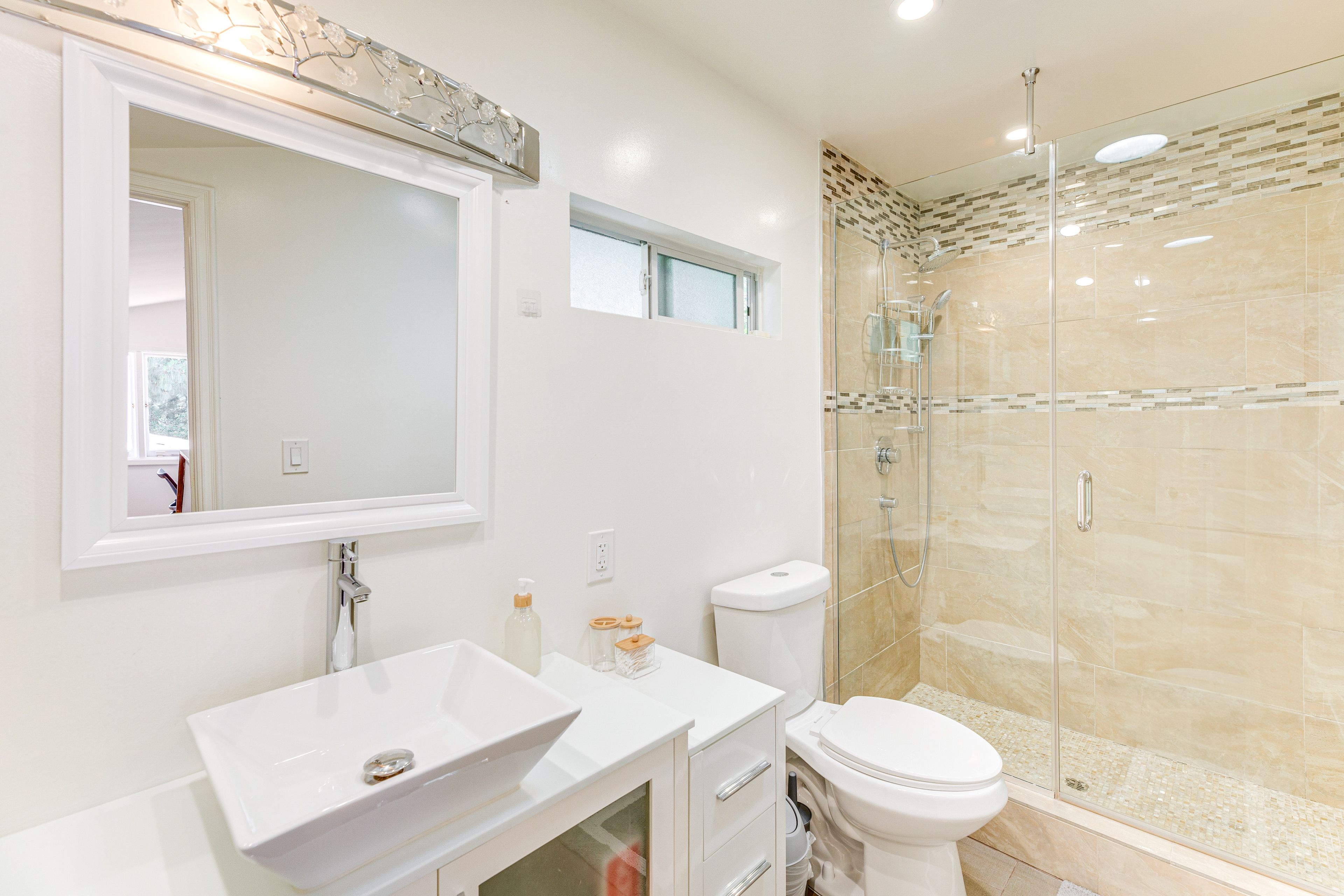 Full Bathroom | Upper Level