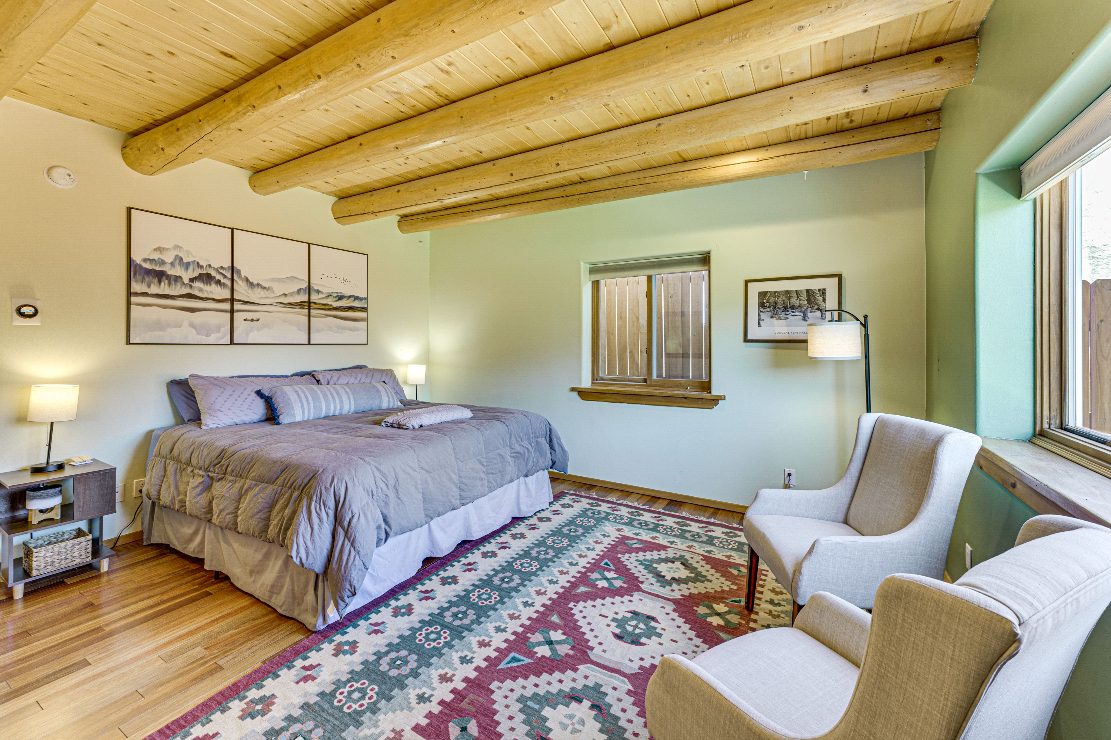 Bedroom Suite | King Bed