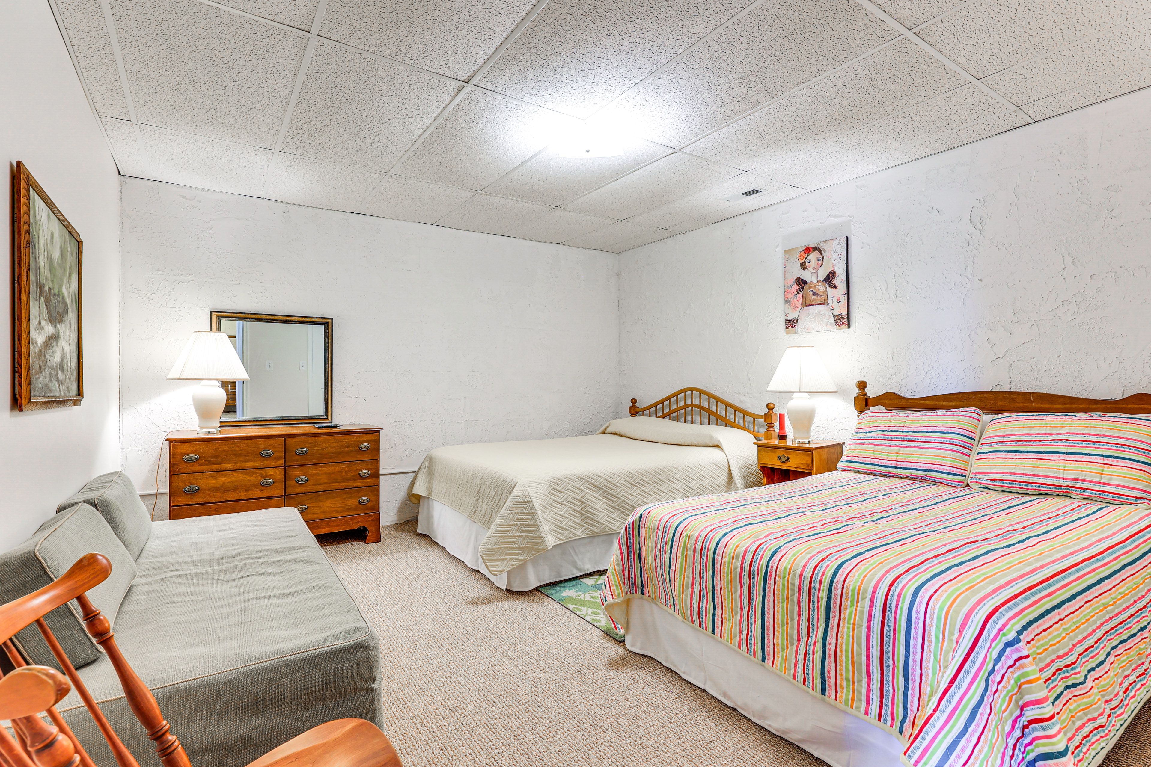 Bedroom 3 | Basement | Queen Bed | Full Bed