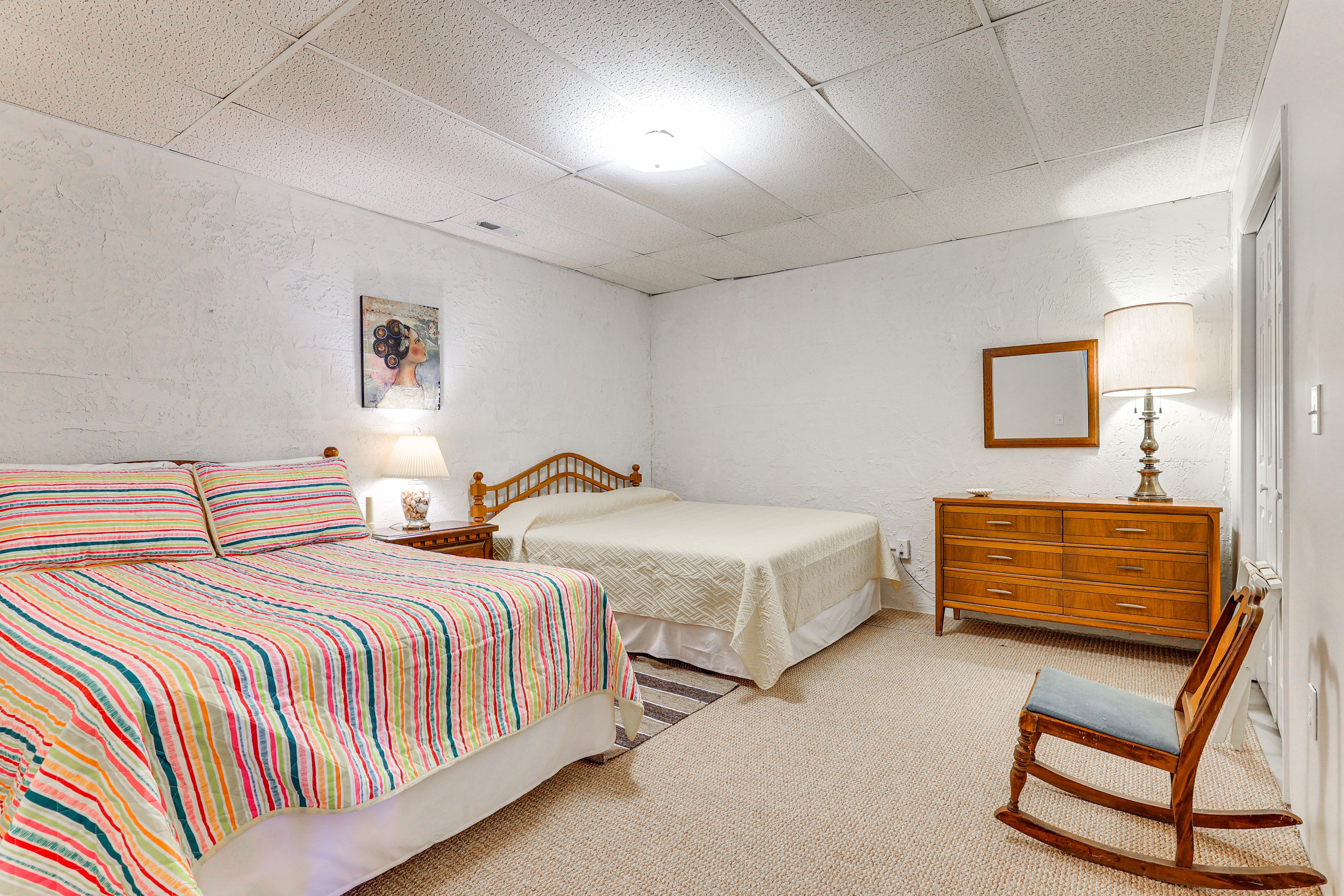 Bedroom 4 | Basement | Queen Bed | Full Bed