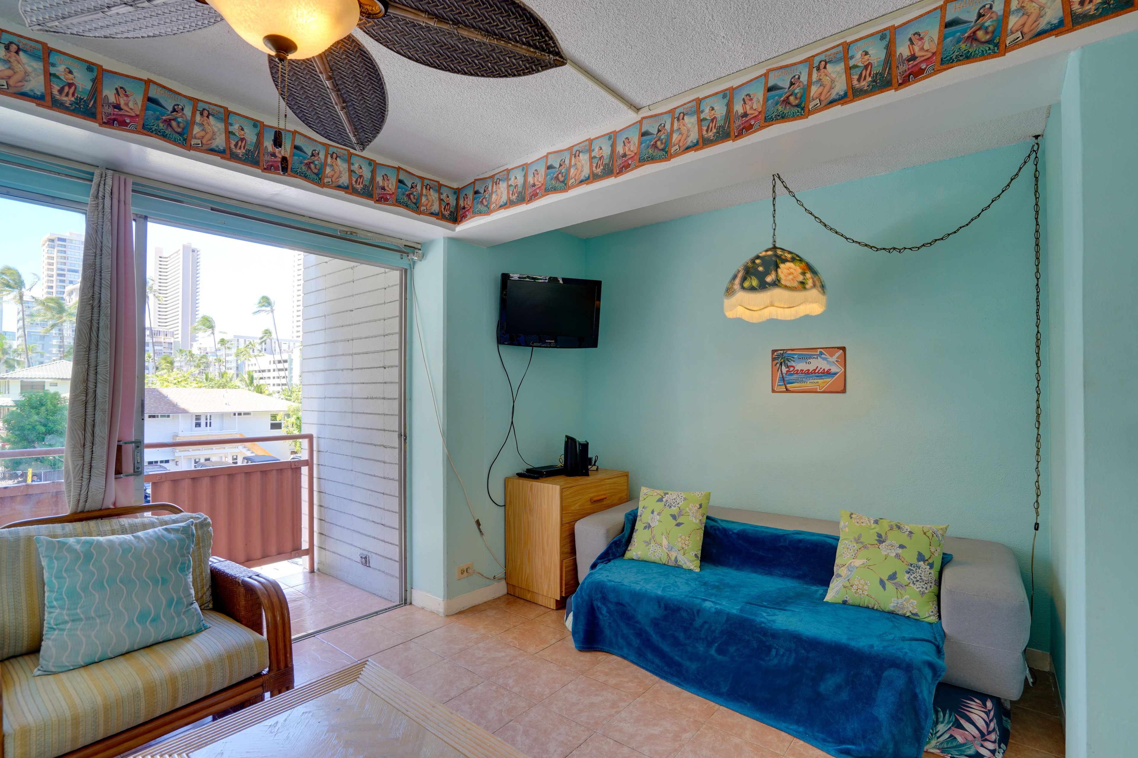 Living Room | Queen Sleeper Sofa | Flat-Screen TV