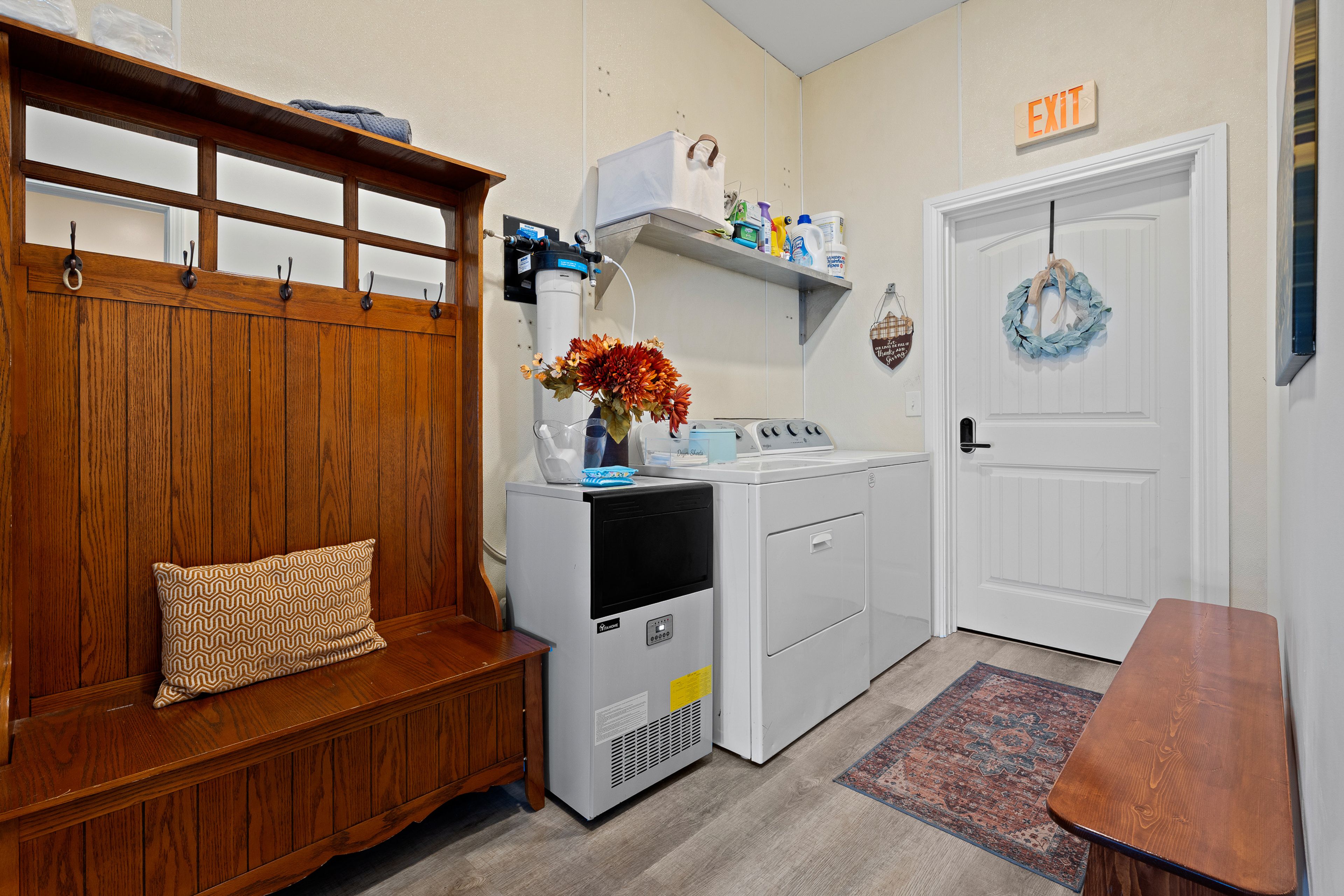 Laundry Room | Washer & Dryer