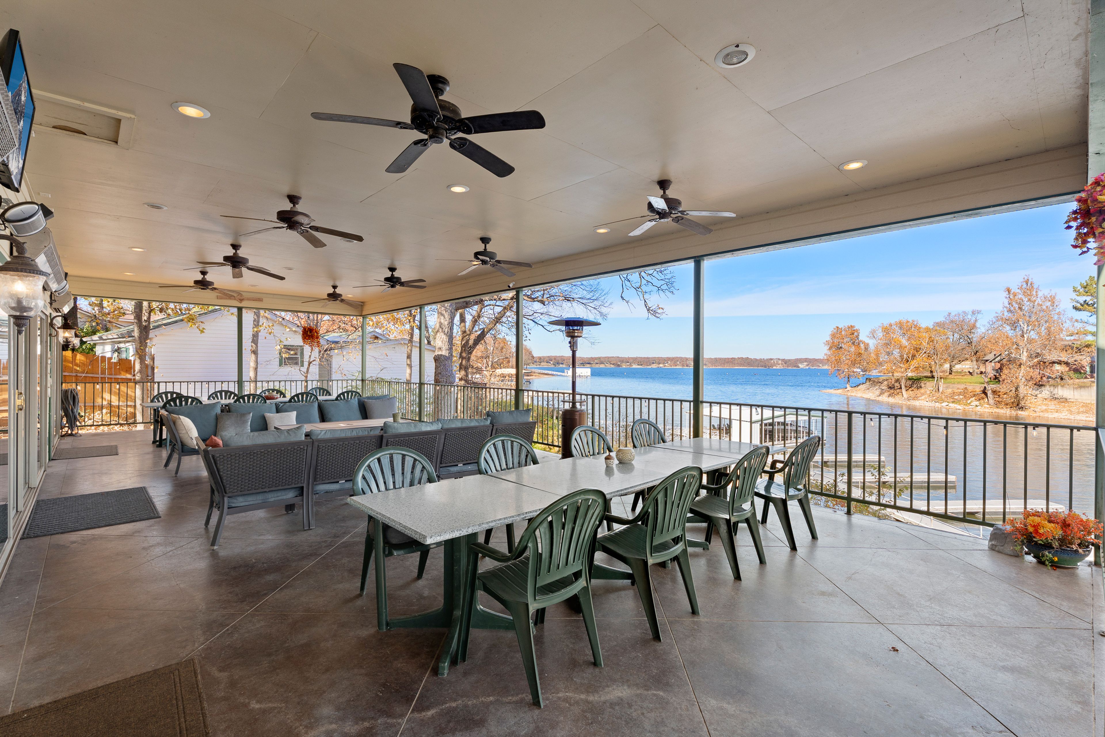 Lakefront Porch | Propane Fire Pit | Gas Grill