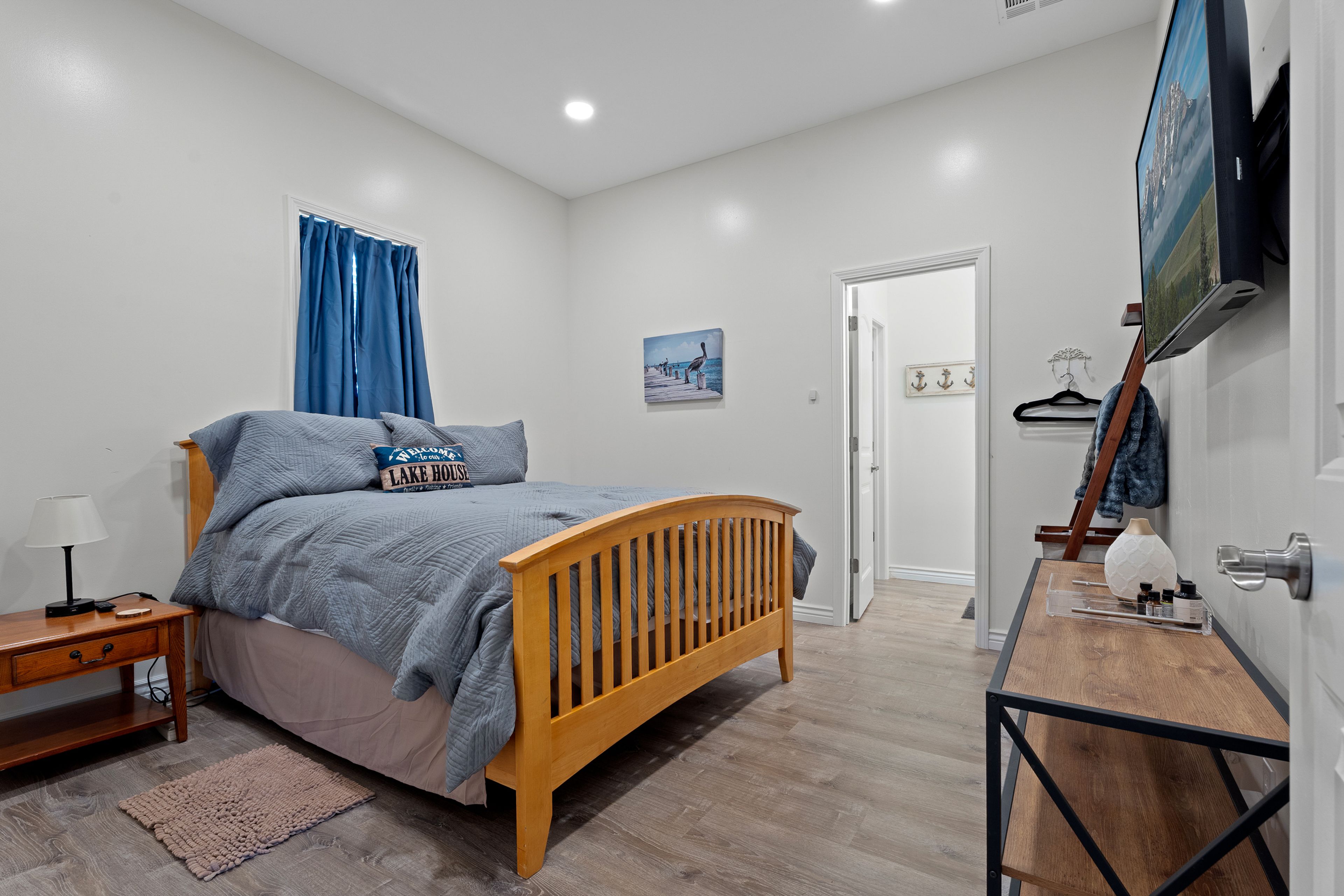 Bedroom 2 | Queen Bed