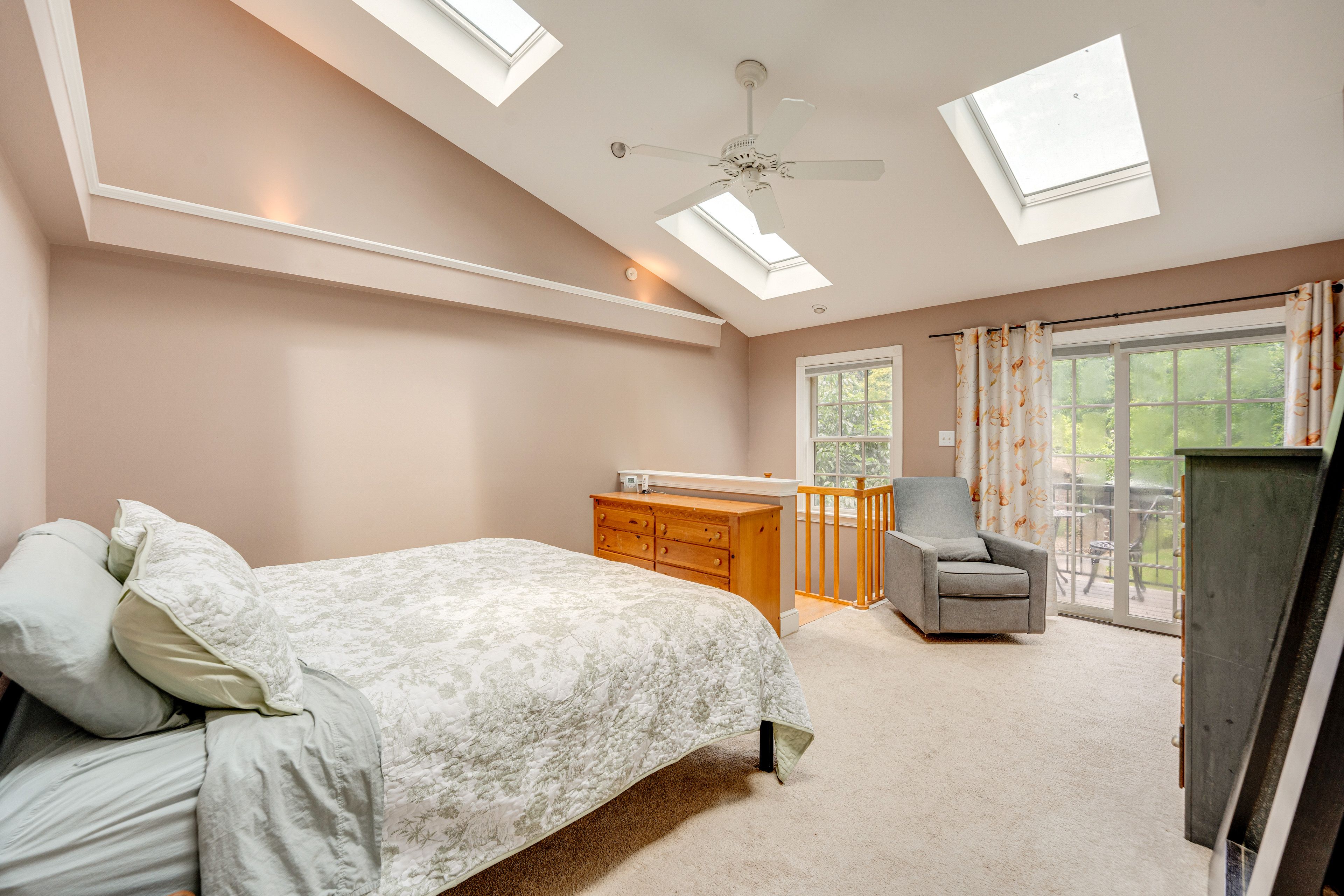 Bedroom 1 | King Bed | 2nd Floor | Linens Provided | En-Suite Bathroom | Balcony
