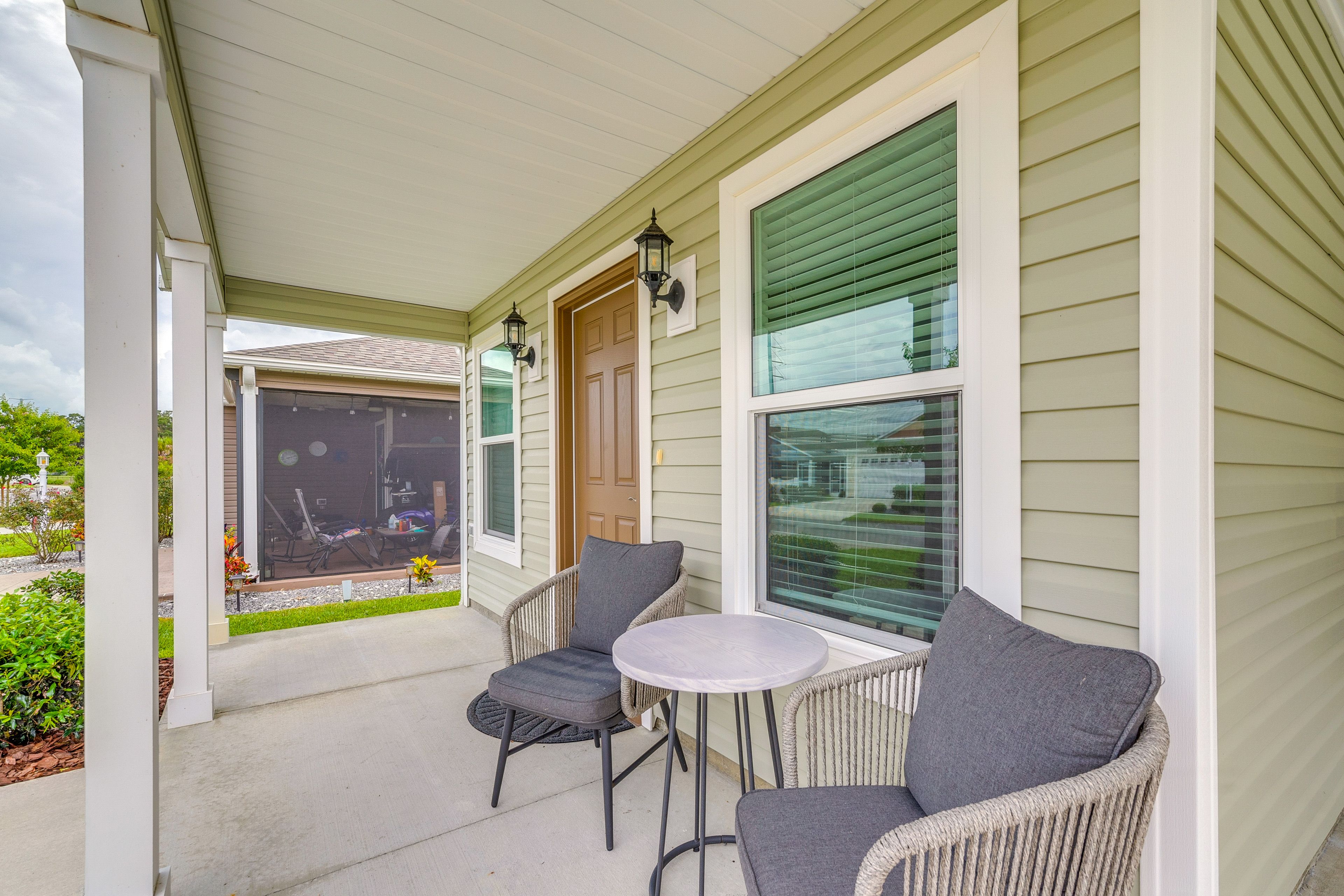 Covered Porch | Gas Grill