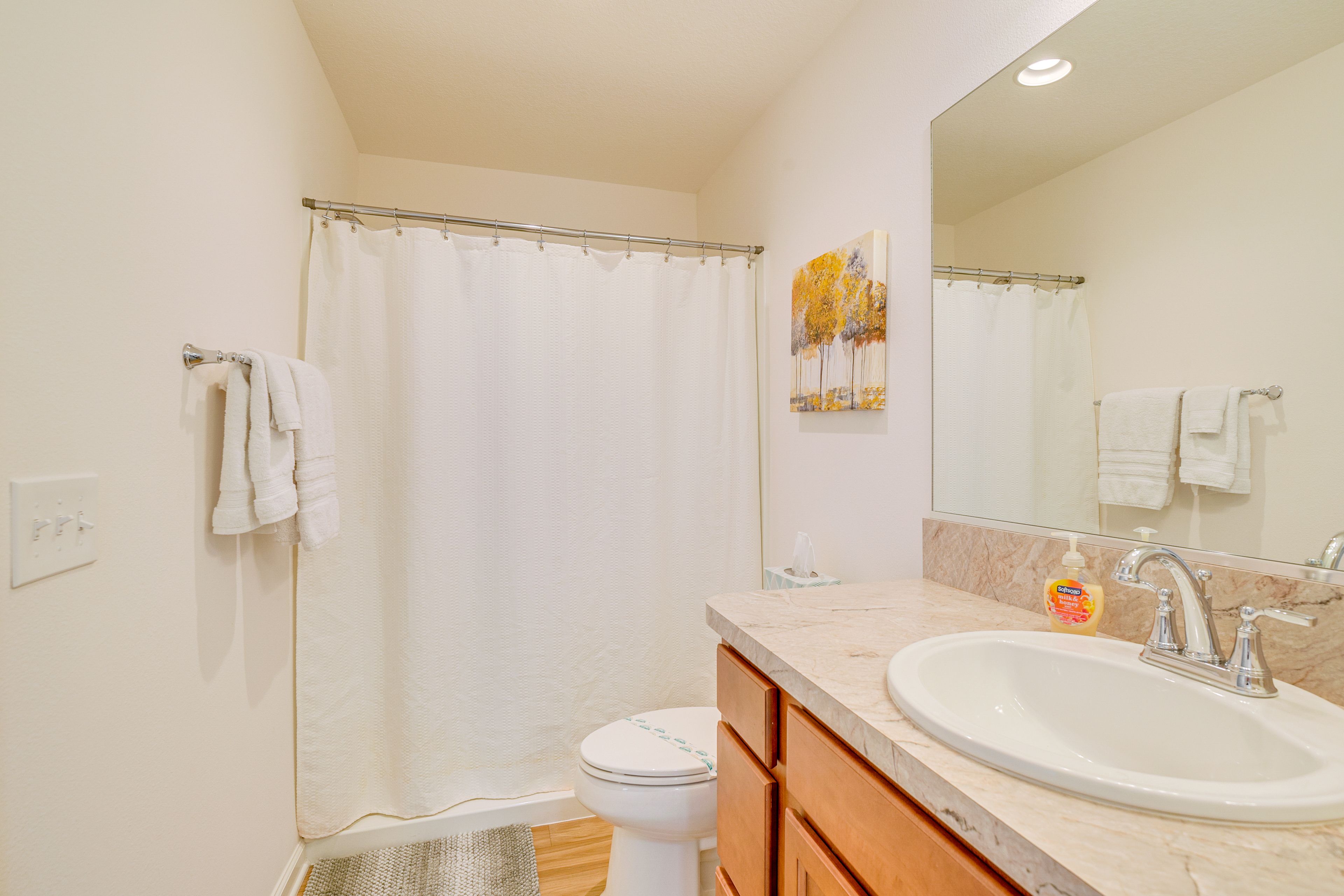 Full Bath | Towels | Walk-In Closet