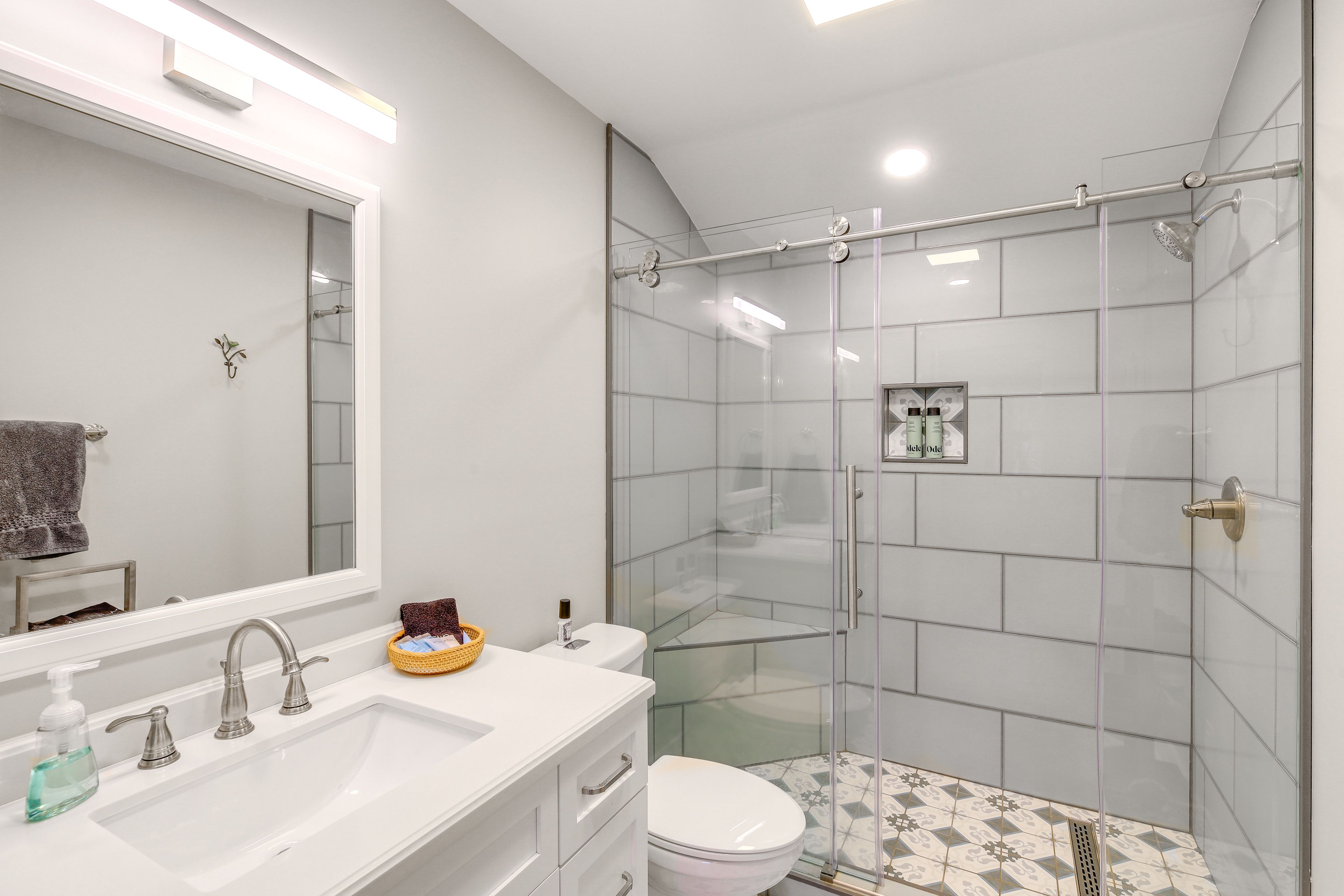 Bathroom | Complimentary Toiletries | Towels Provided | 1st Floor