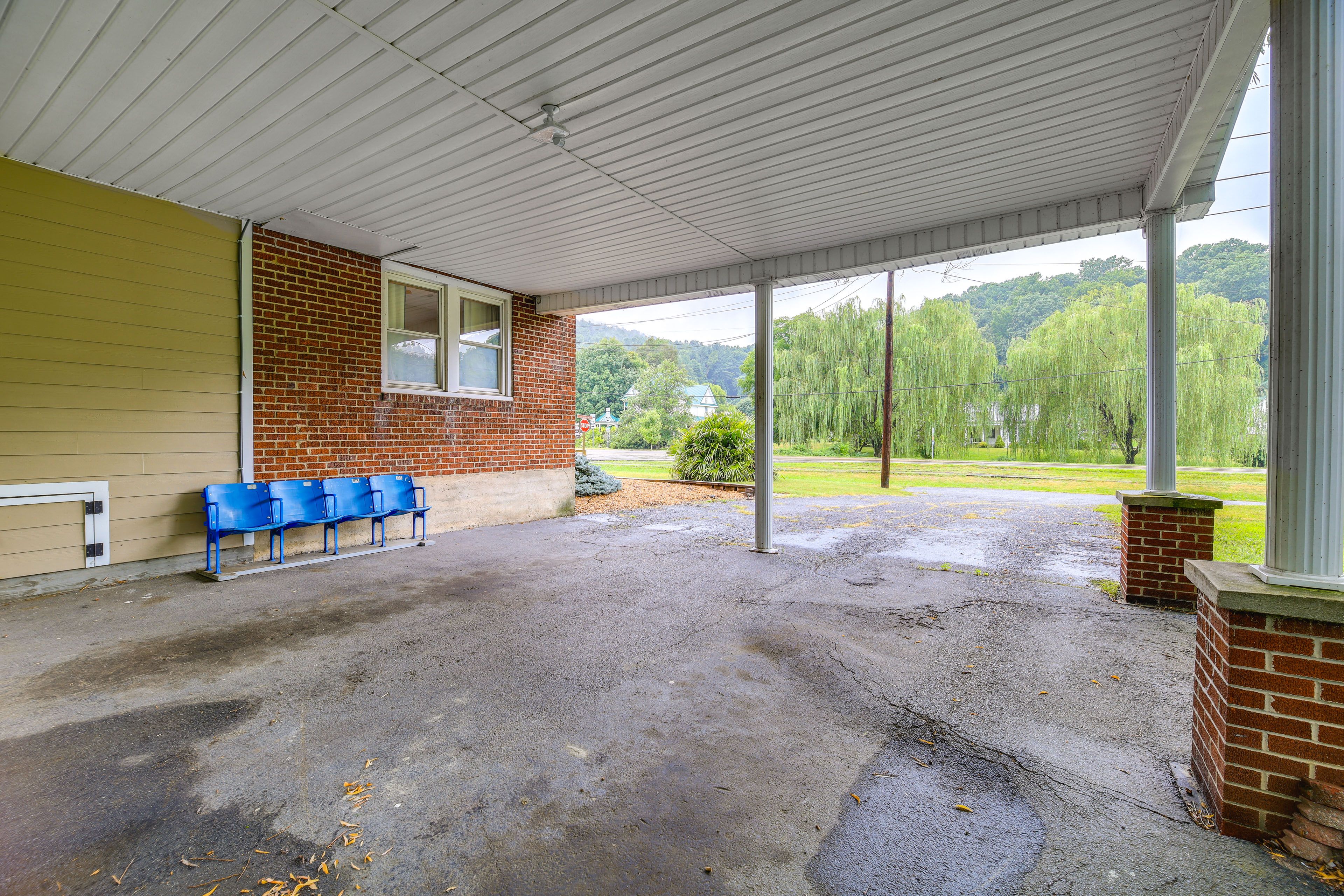 Exterior | Carport (2 Vehicles) | Driveway (2 Vehicles)