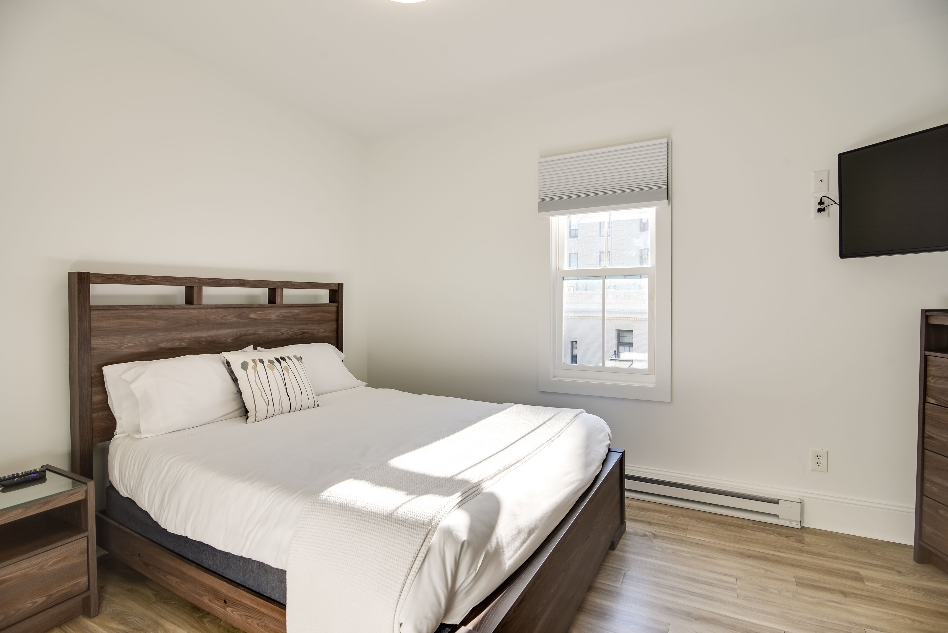 Bedroom 3 | Queen Bed | Smart TV | En-Suite Bathroom