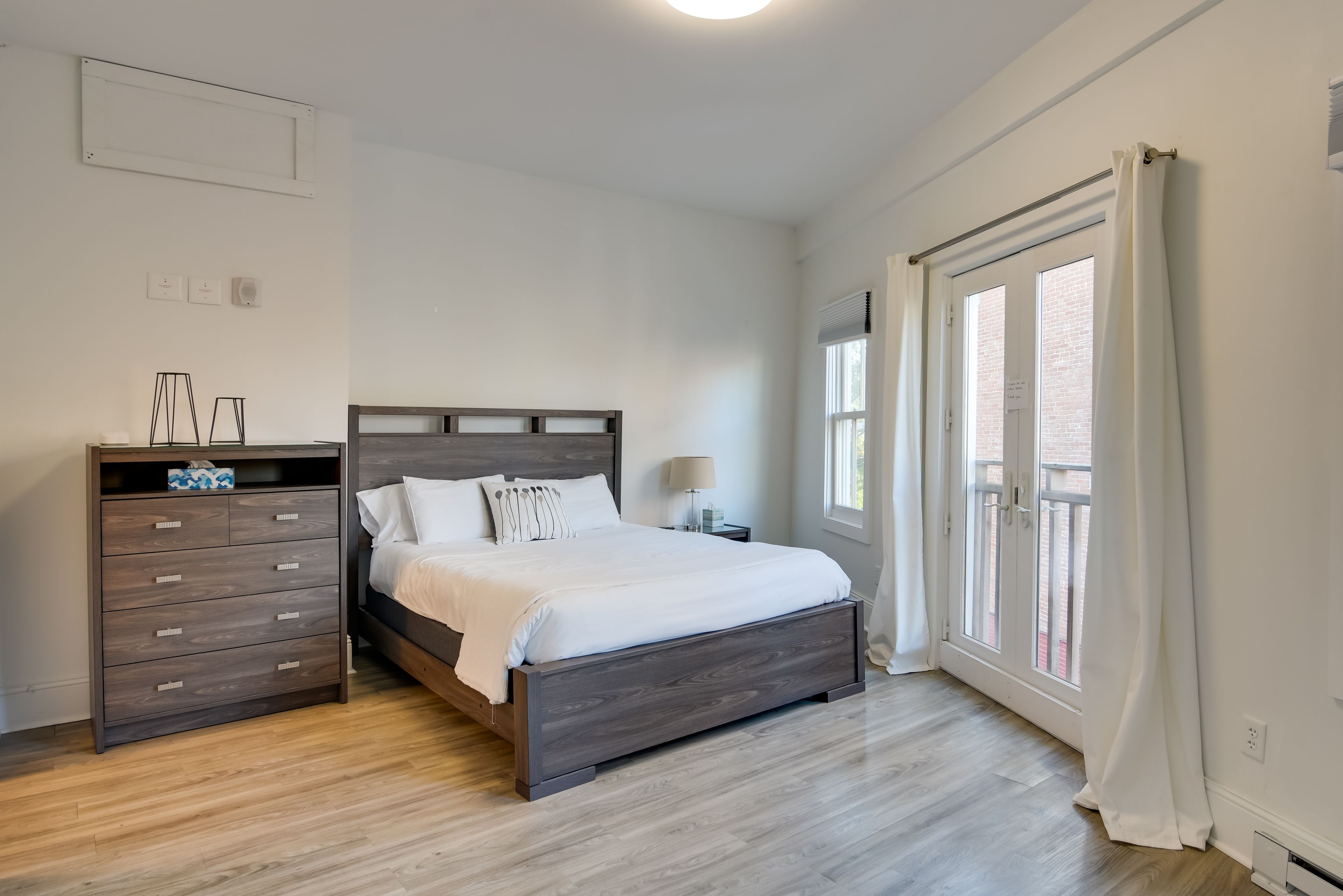 Bedroom 1 | Queen Bed | Smart TV | Linens Provided | En-Suite Bathroom