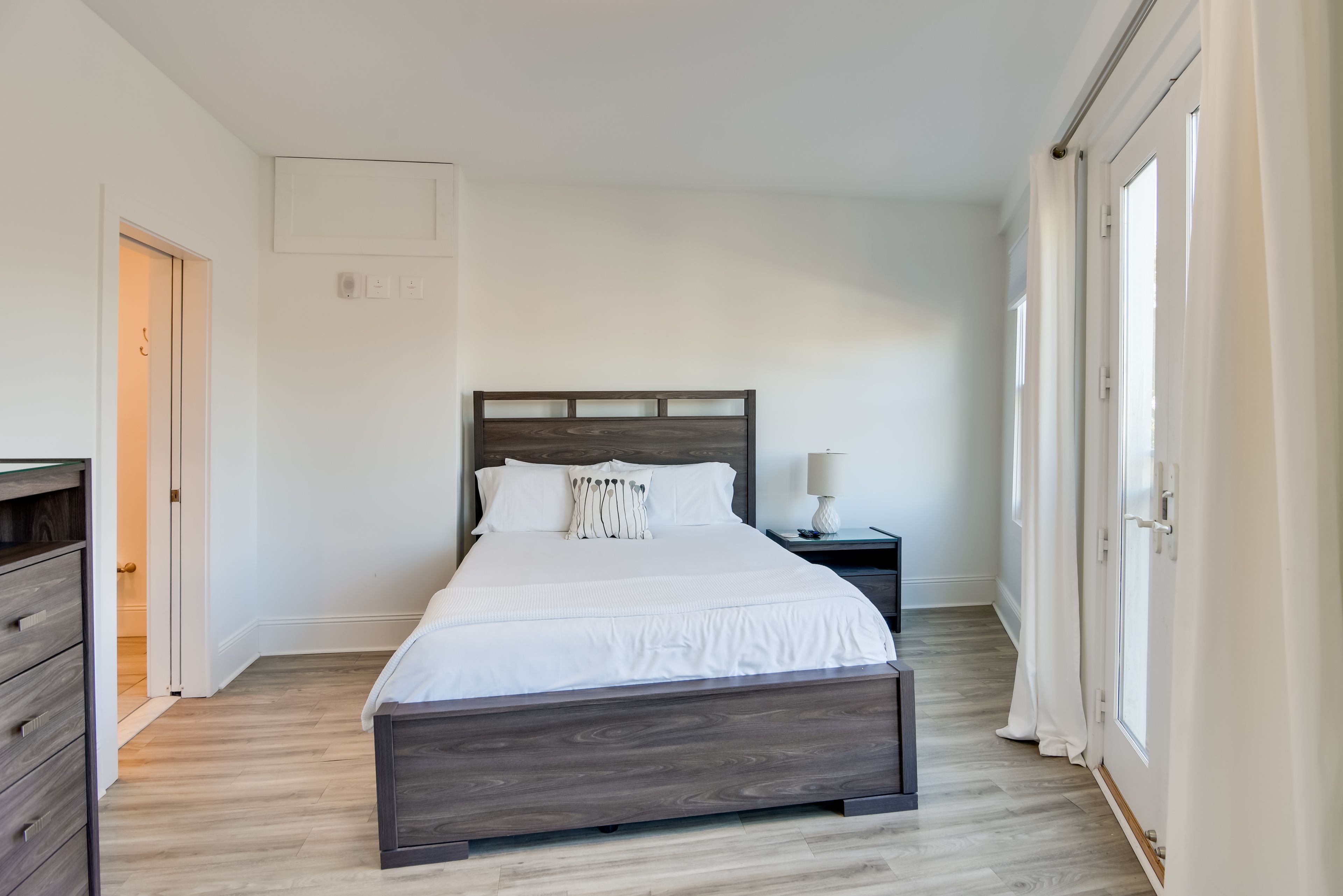 Bedroom 4 | Queen Bed | Smart TV | En-Suite Bathroom