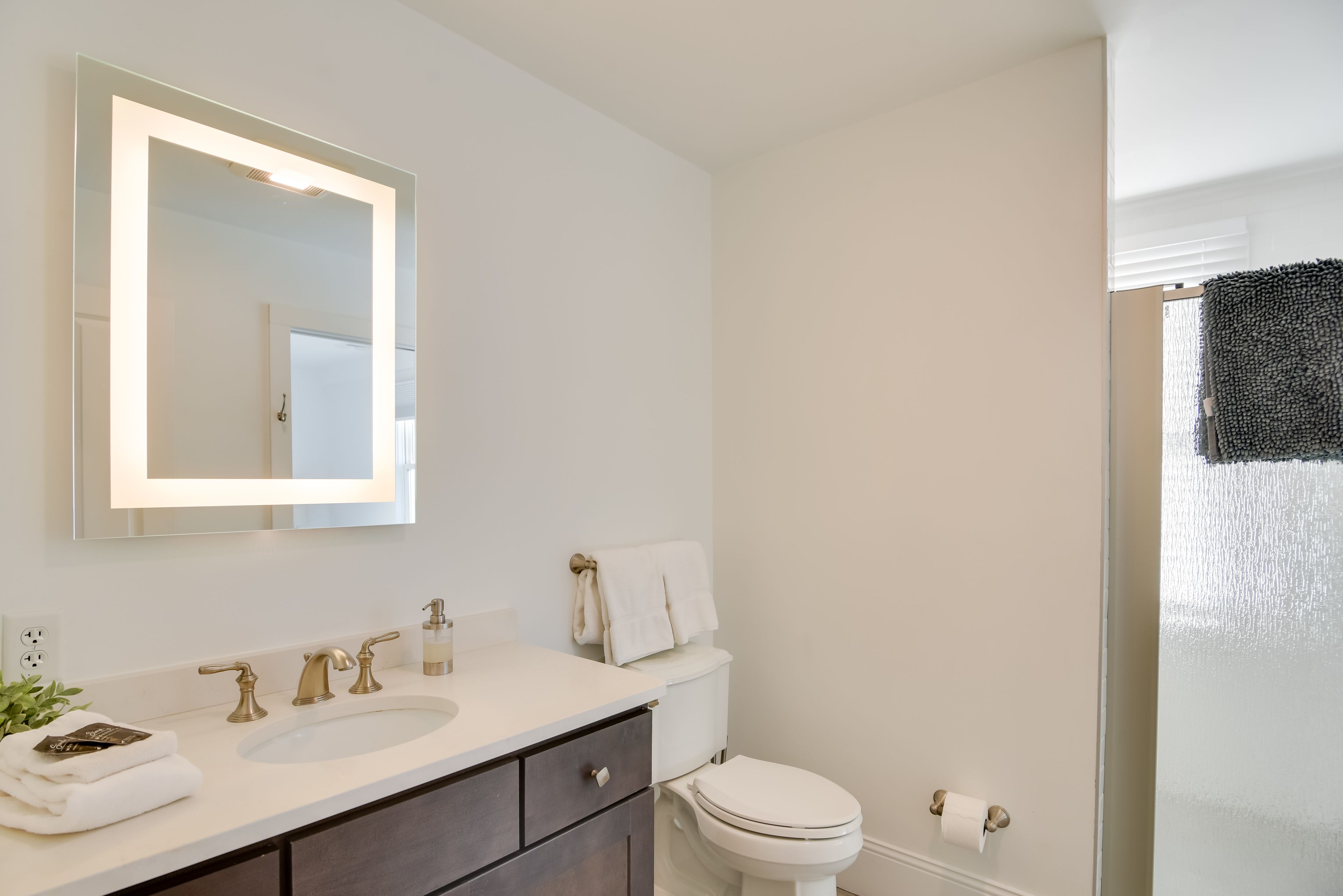 En-Suite Bathroom | Towels Provided
