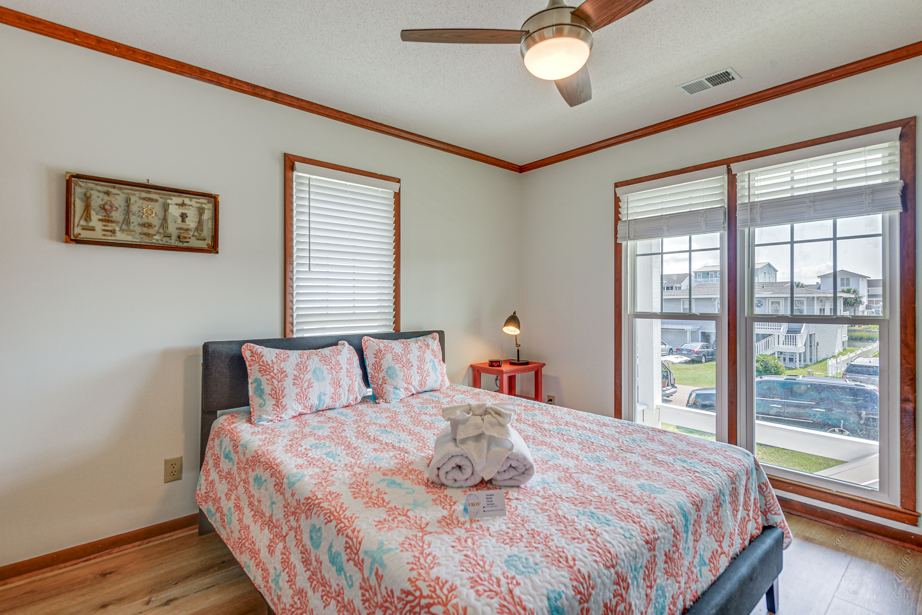 Bedroom 2 | Queen Bed | Flat-Screen TV