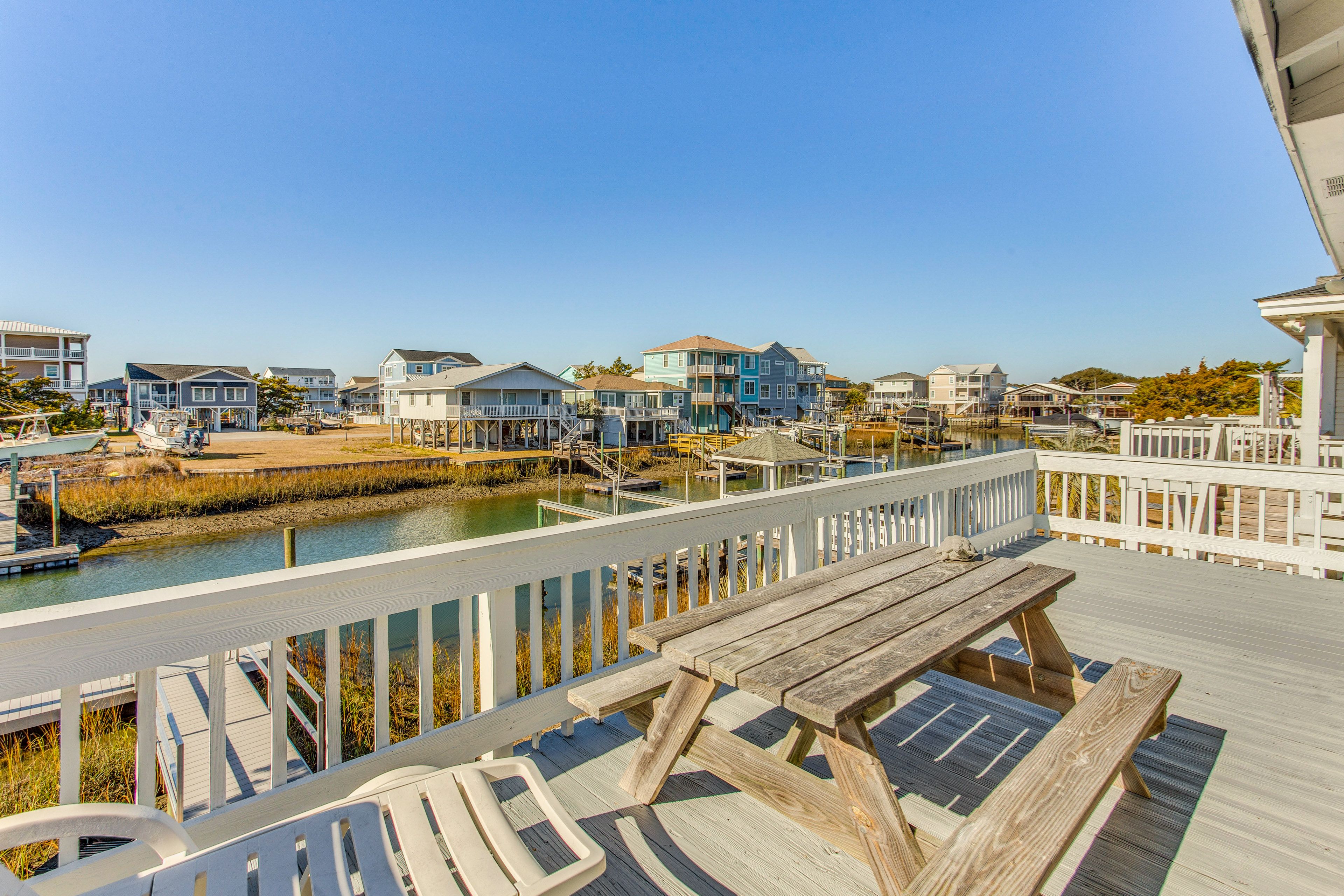 Deck | Outdoor Dining Areas | Water View
