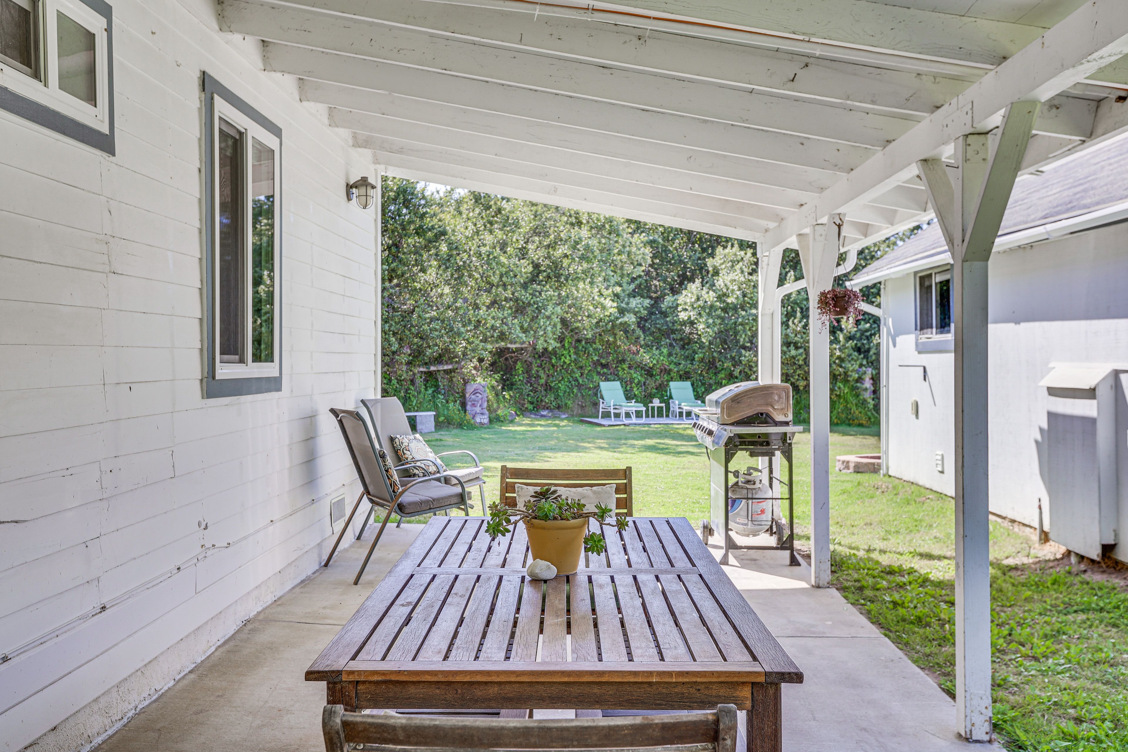 Cottage Exterior | Covered Patio | Gas Grill | Private Yard