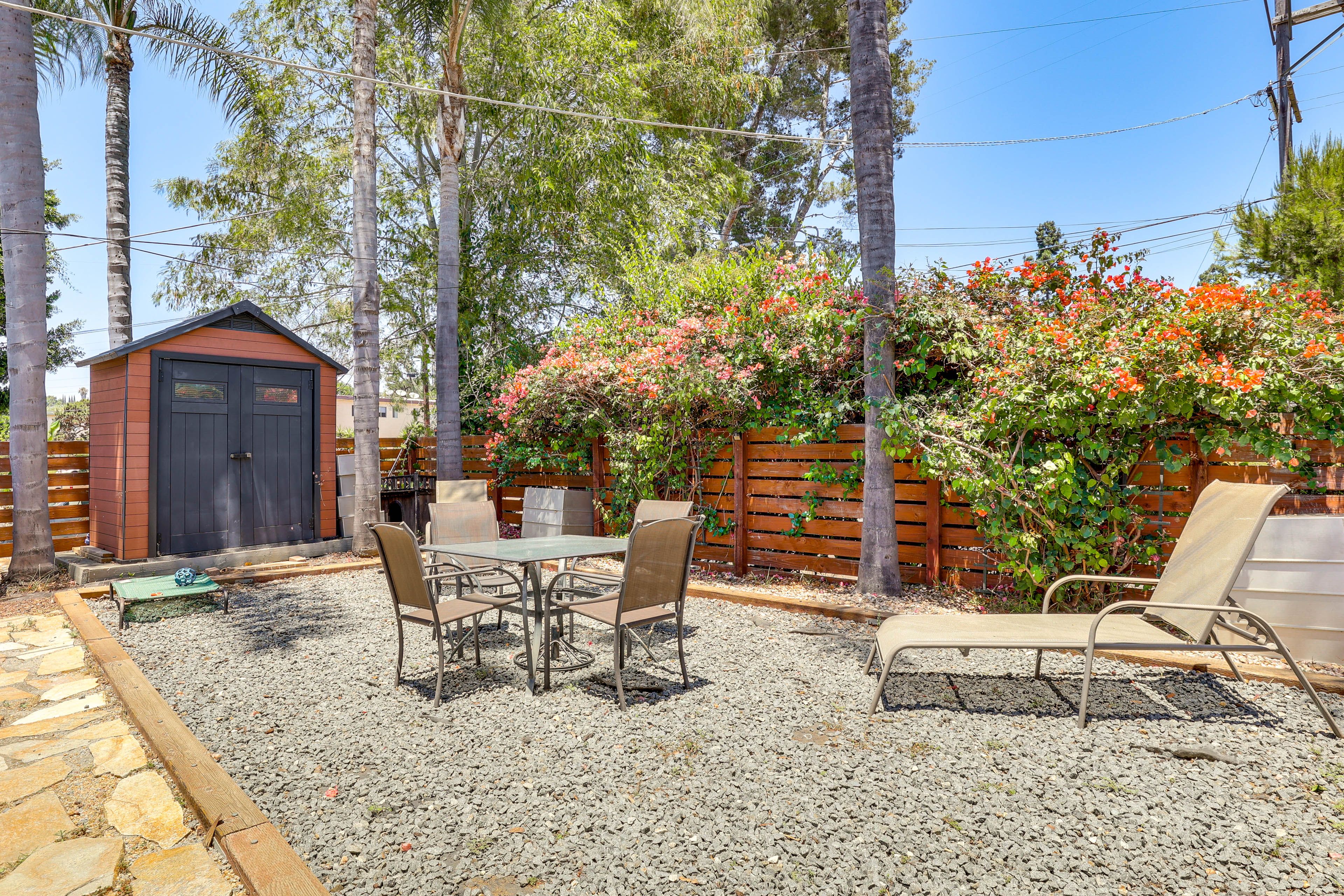 Front Patio | Outdoor Seating