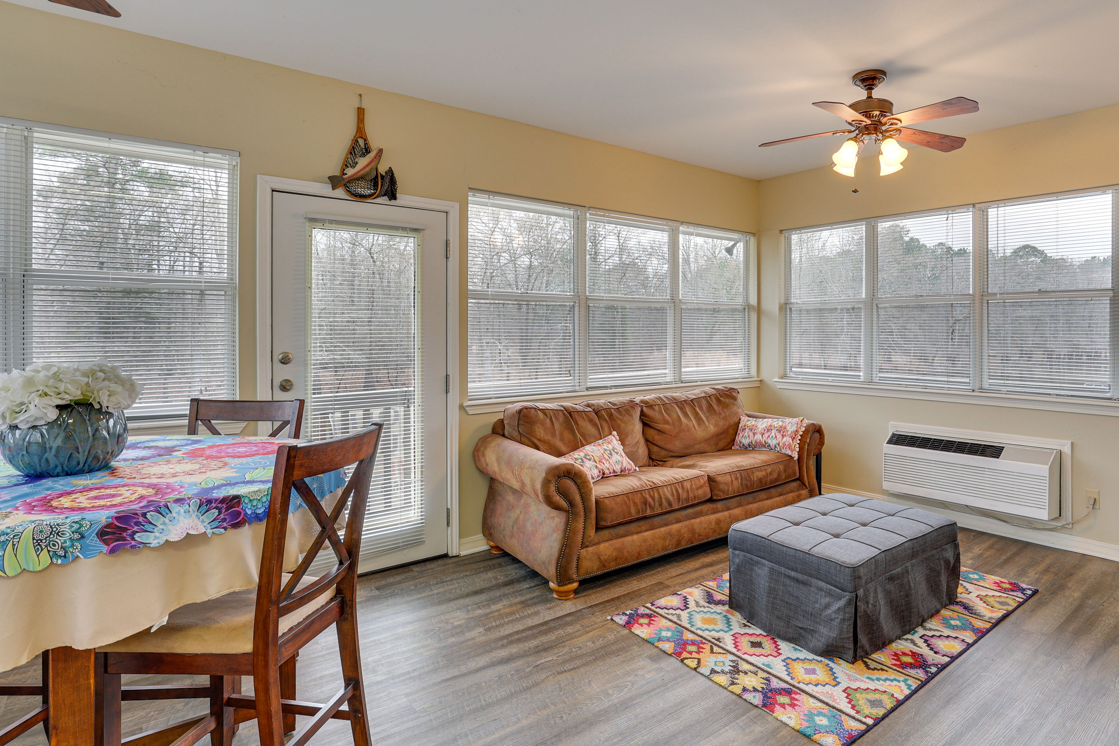 Boathouse | Living Room | Queen Sleeper Sofa | Flat-Screen TV