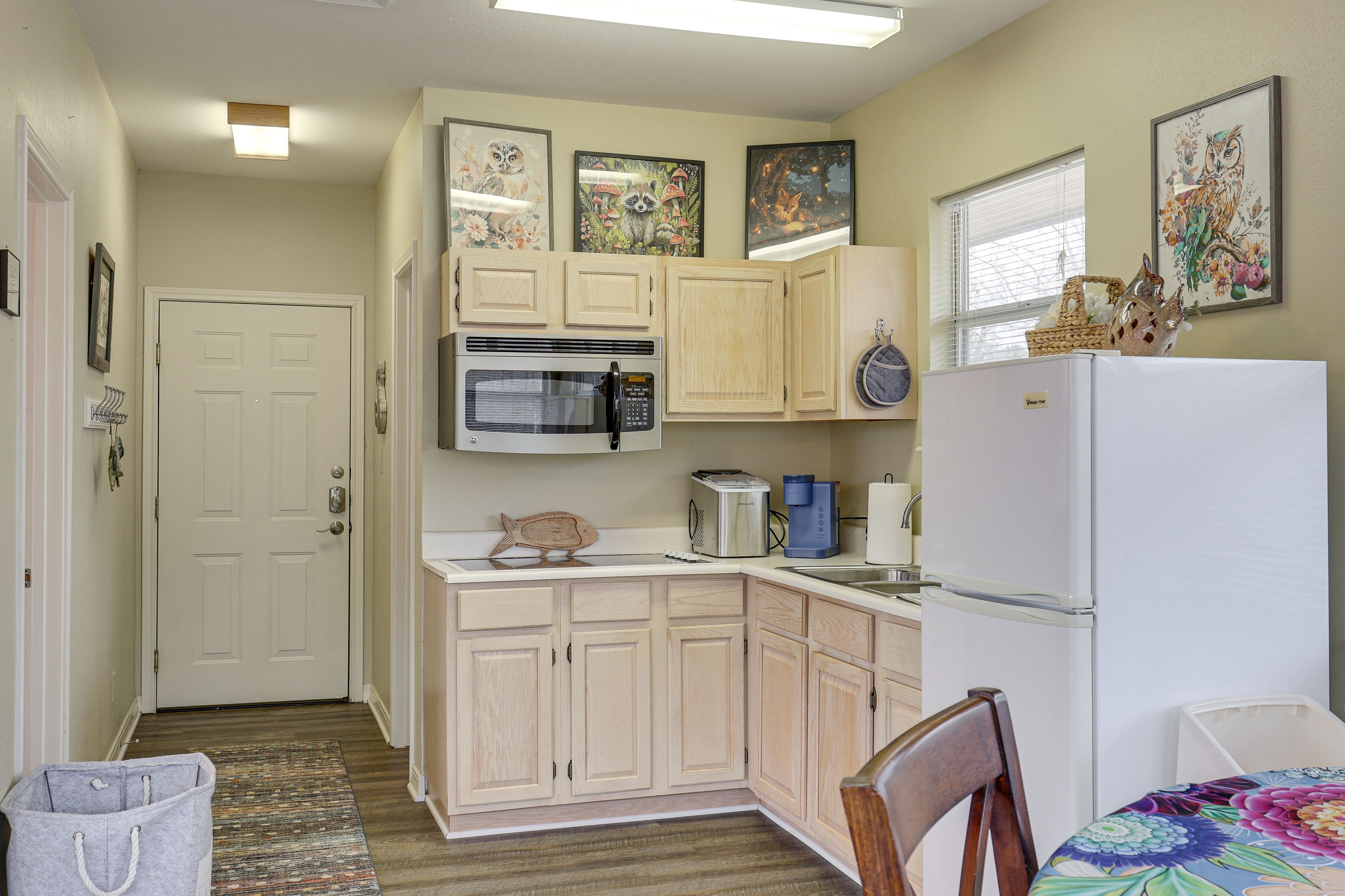 Boathouse | Kitchenette | Keurig