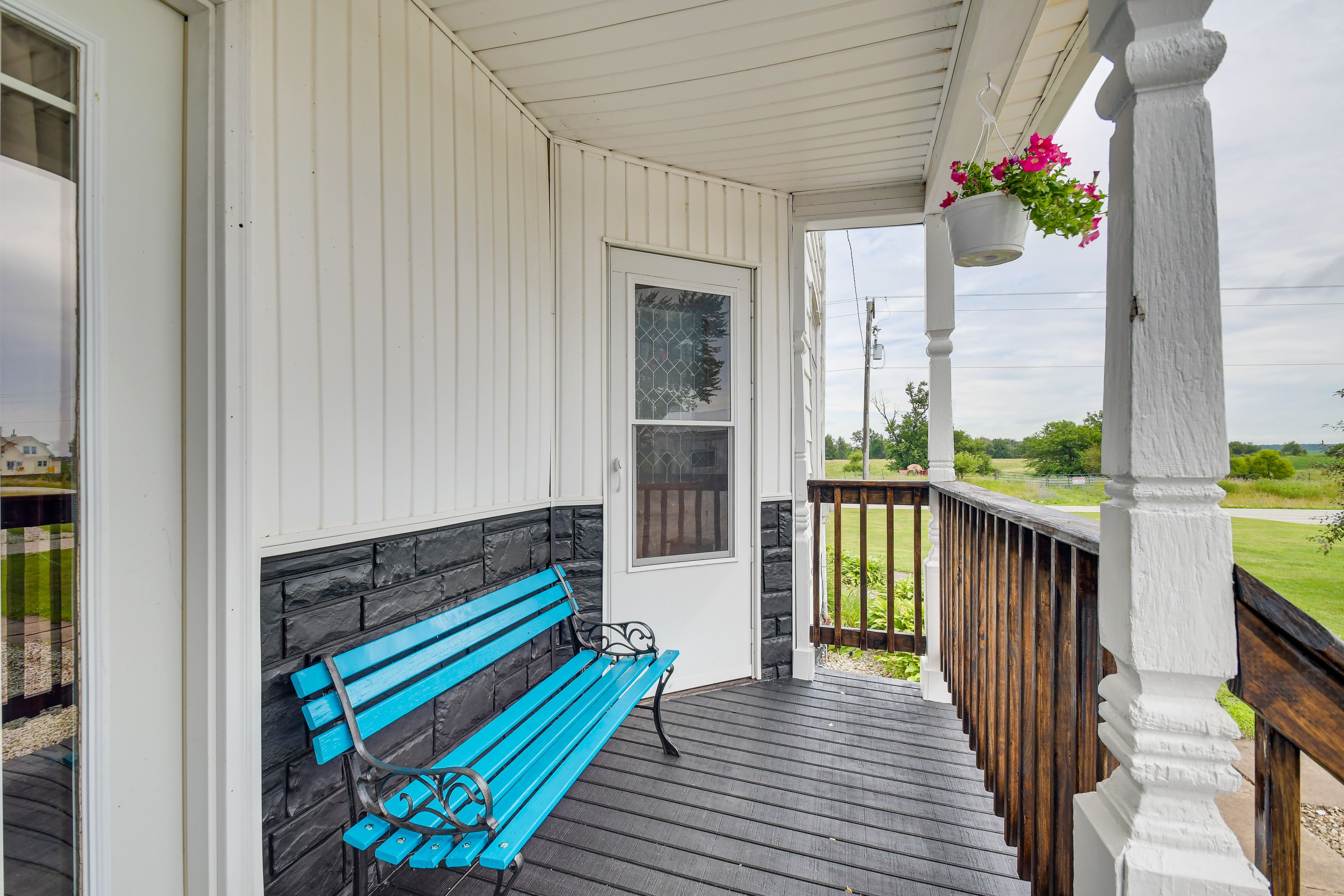 House Exterior | Furnished Porch