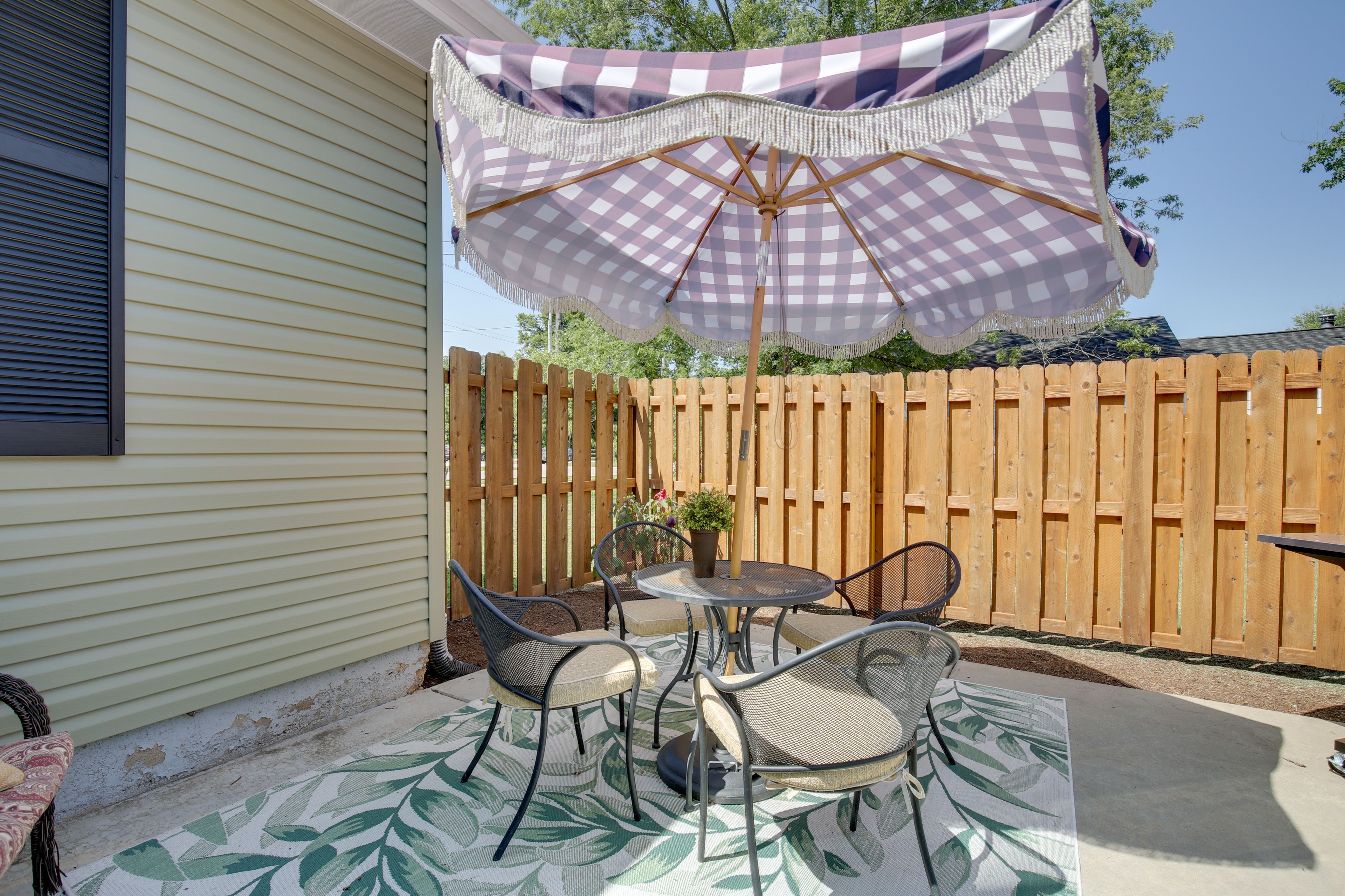 Patio | Gas Grill | Fire Pit