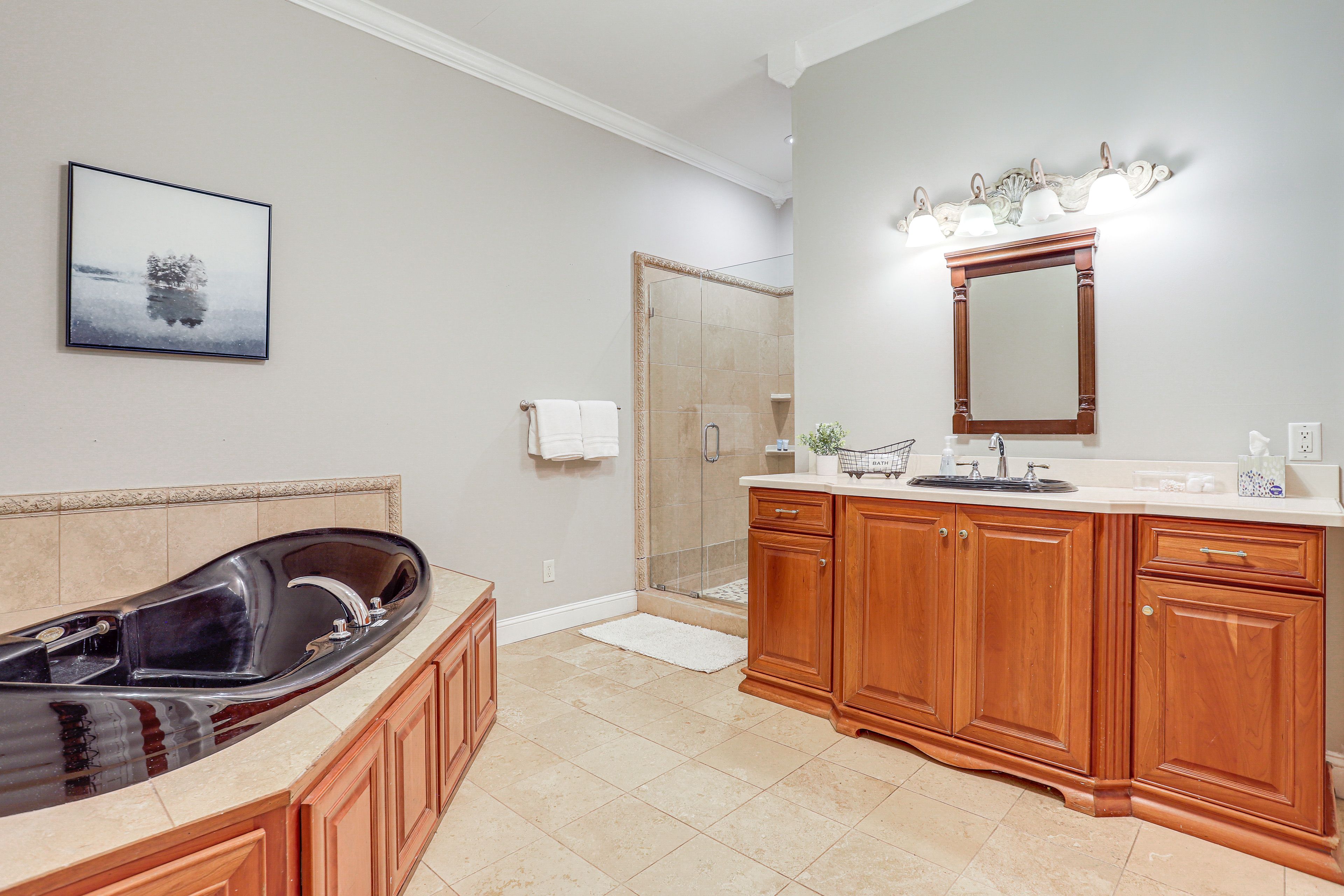 En-Suite Bathroom | 1st Floor