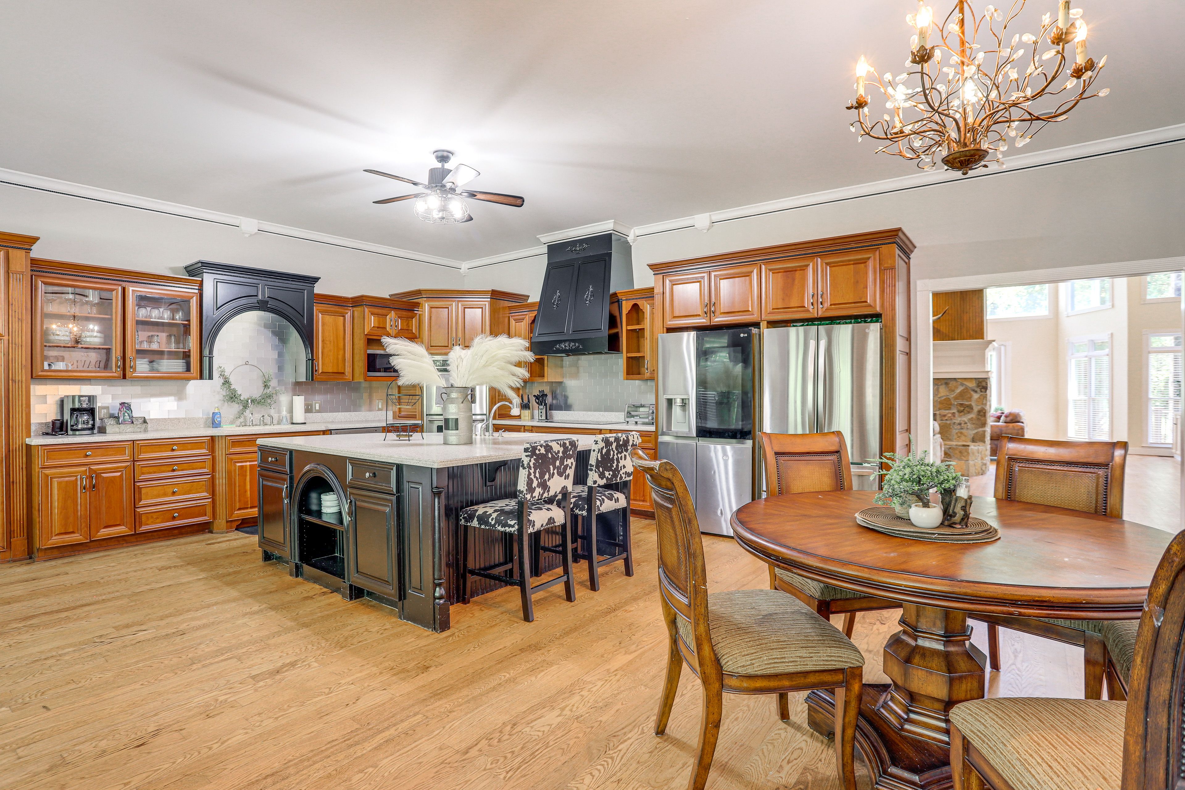 Kitchen | 1st Floor | Dining Table | Dishware & Flatware