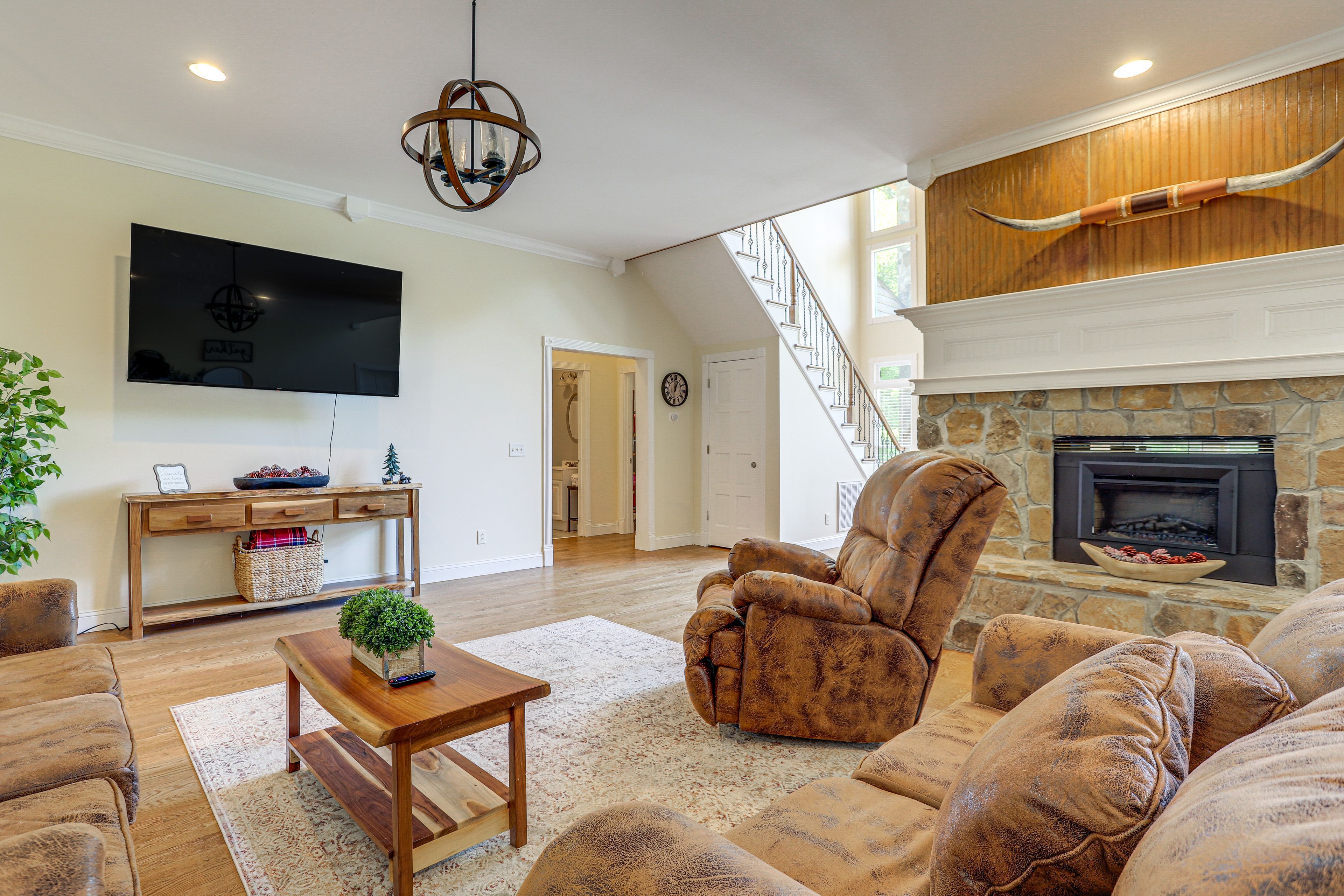 Living Room | 1st Floor | Free WiFi | Central A/C & Heat | Gas Fireplace