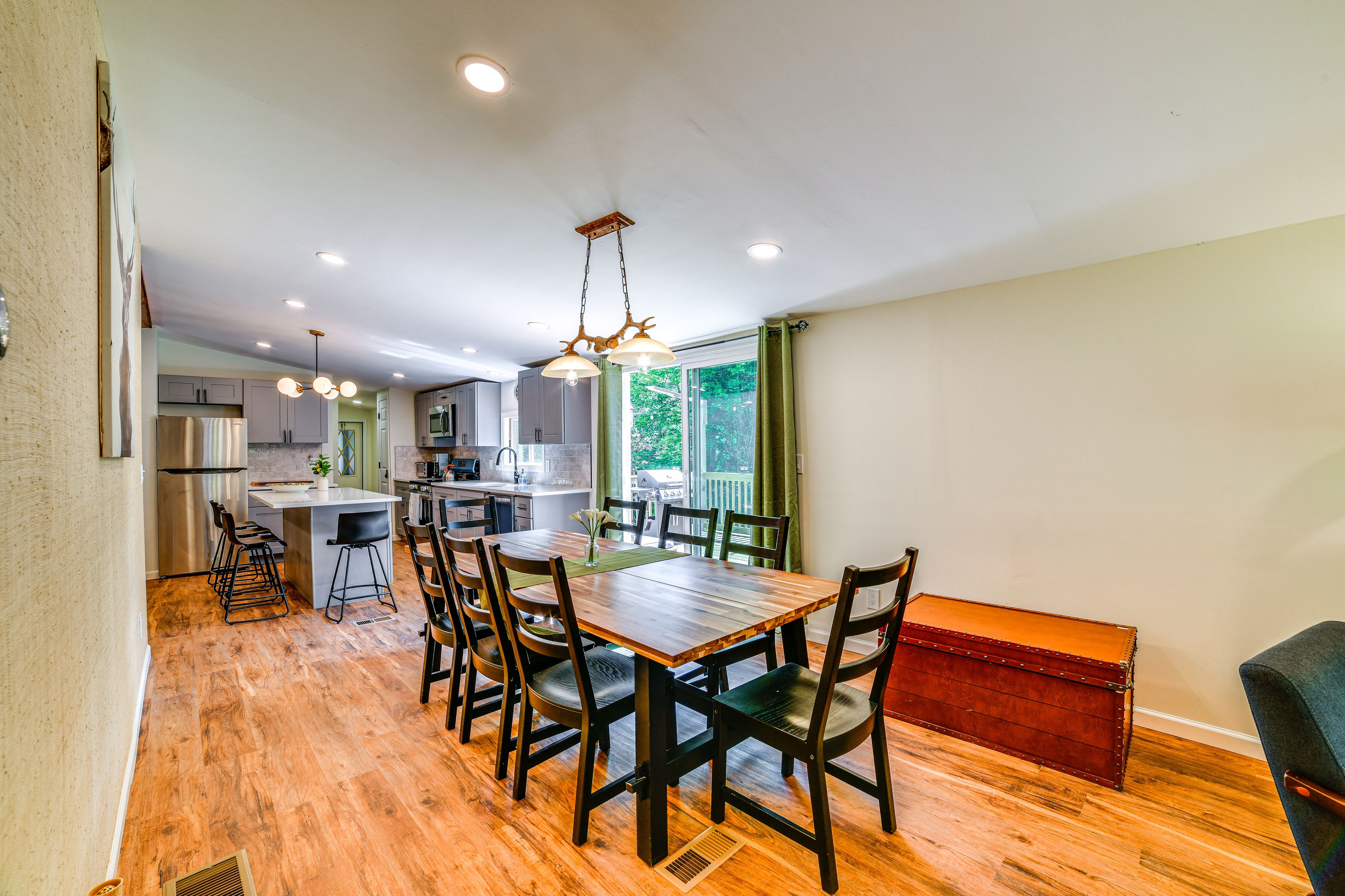 Dining Area | Open Floor Plan