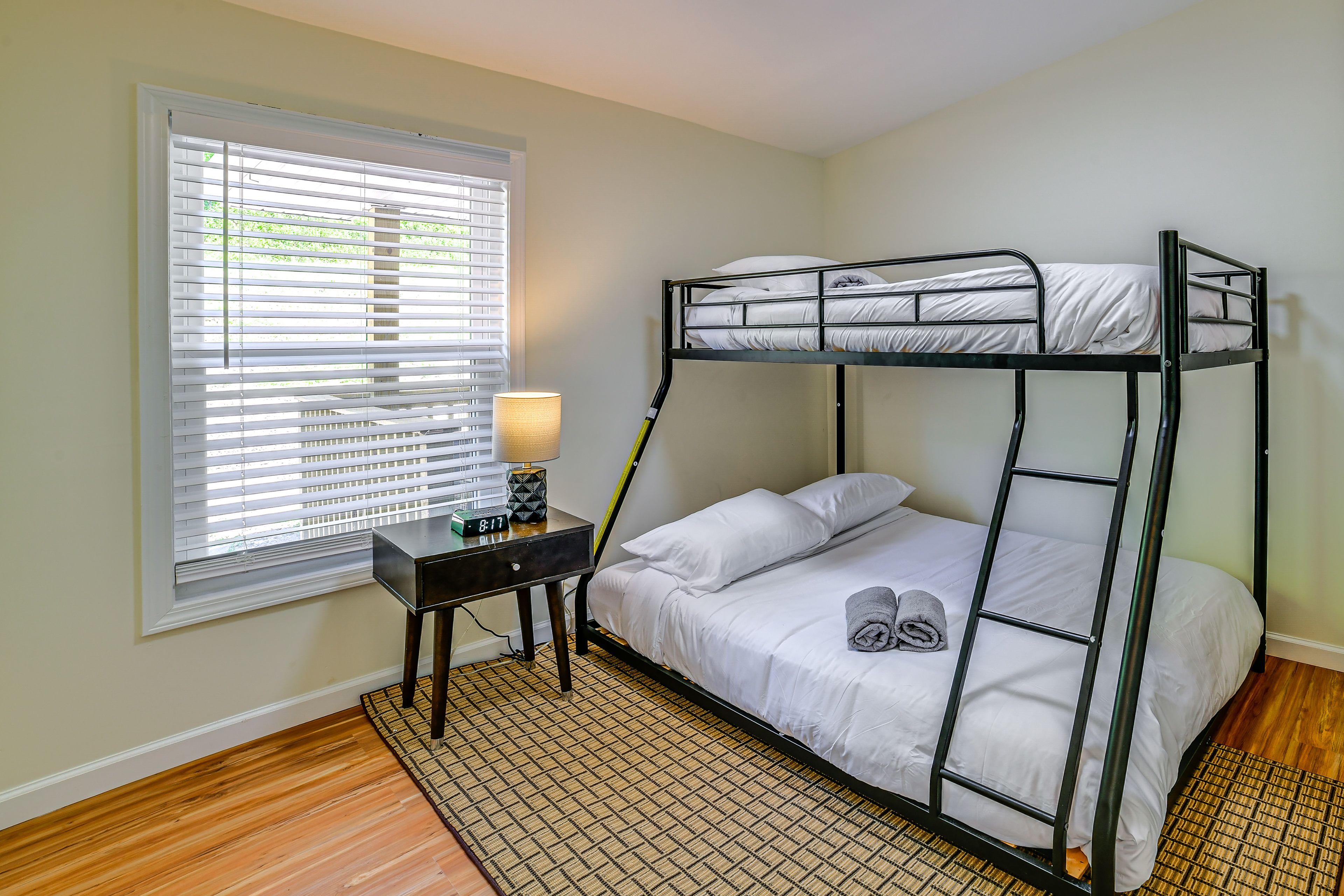 Bedroom 3 | Twin/Full Bunk Bed
