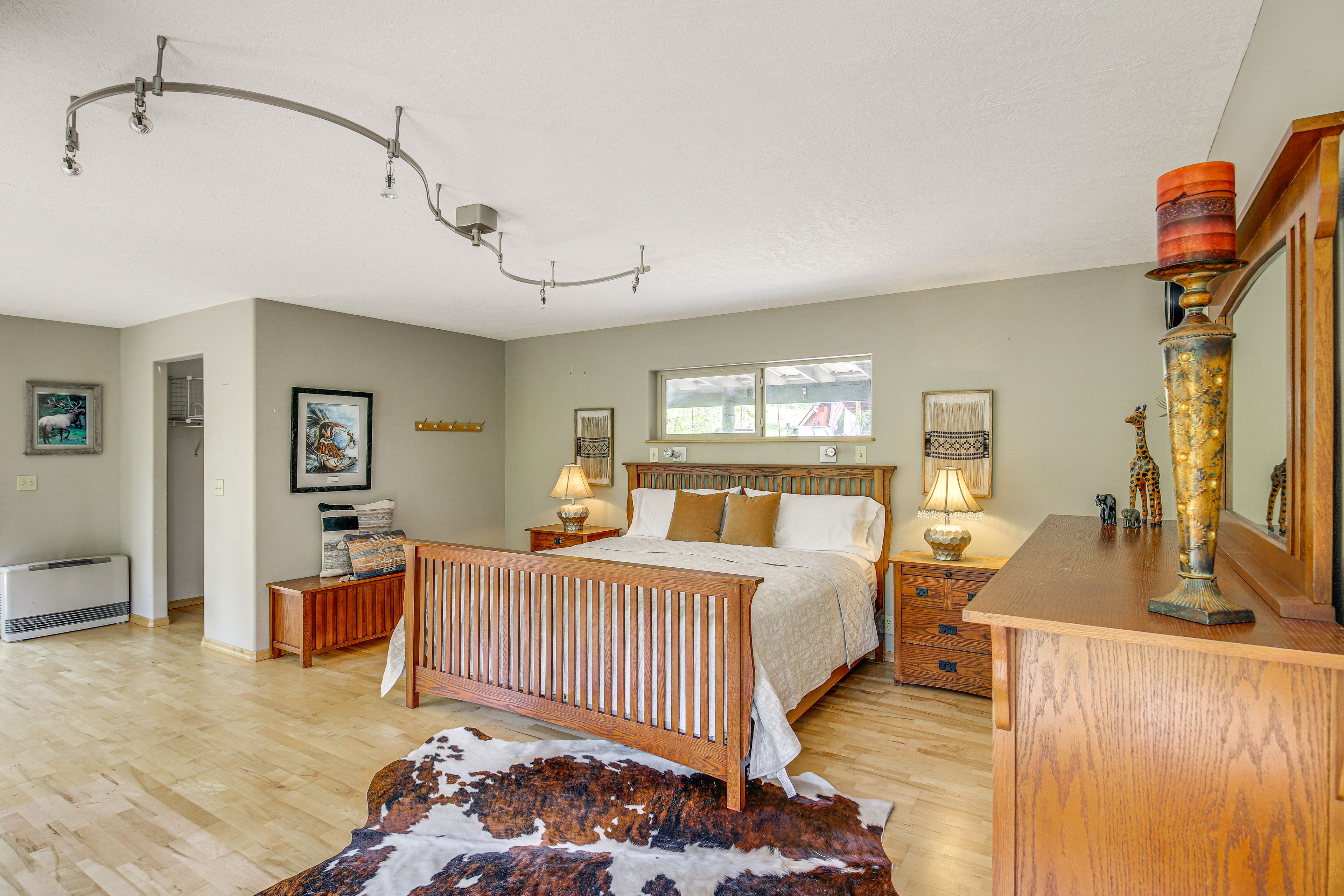 Bedroom 1 | California King Bed | Linens Provided | En-Suite Bathroom