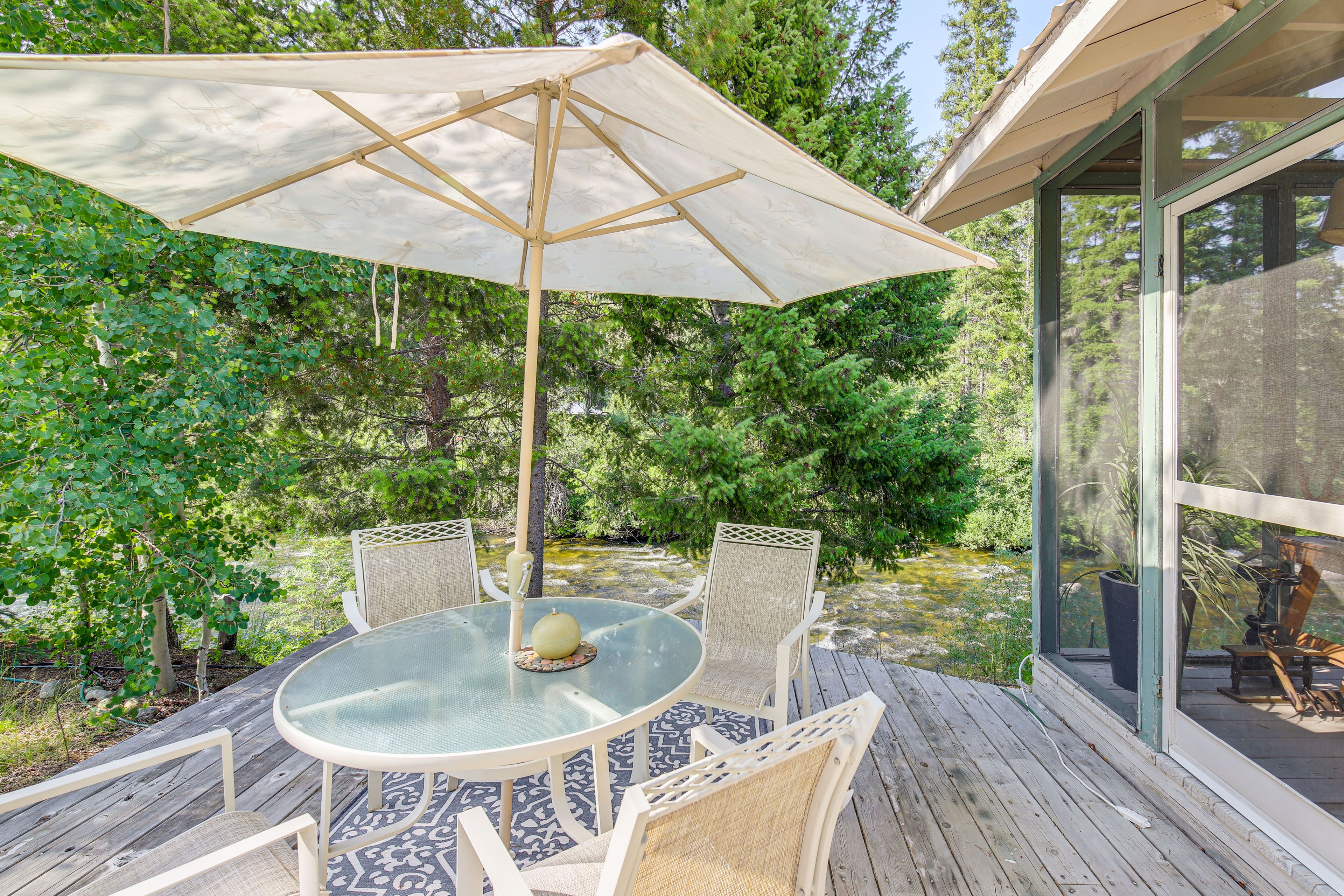 Sula Vacation Rental | 2BR | 2BA | 2,500 Sq Ft | Stairs Required
