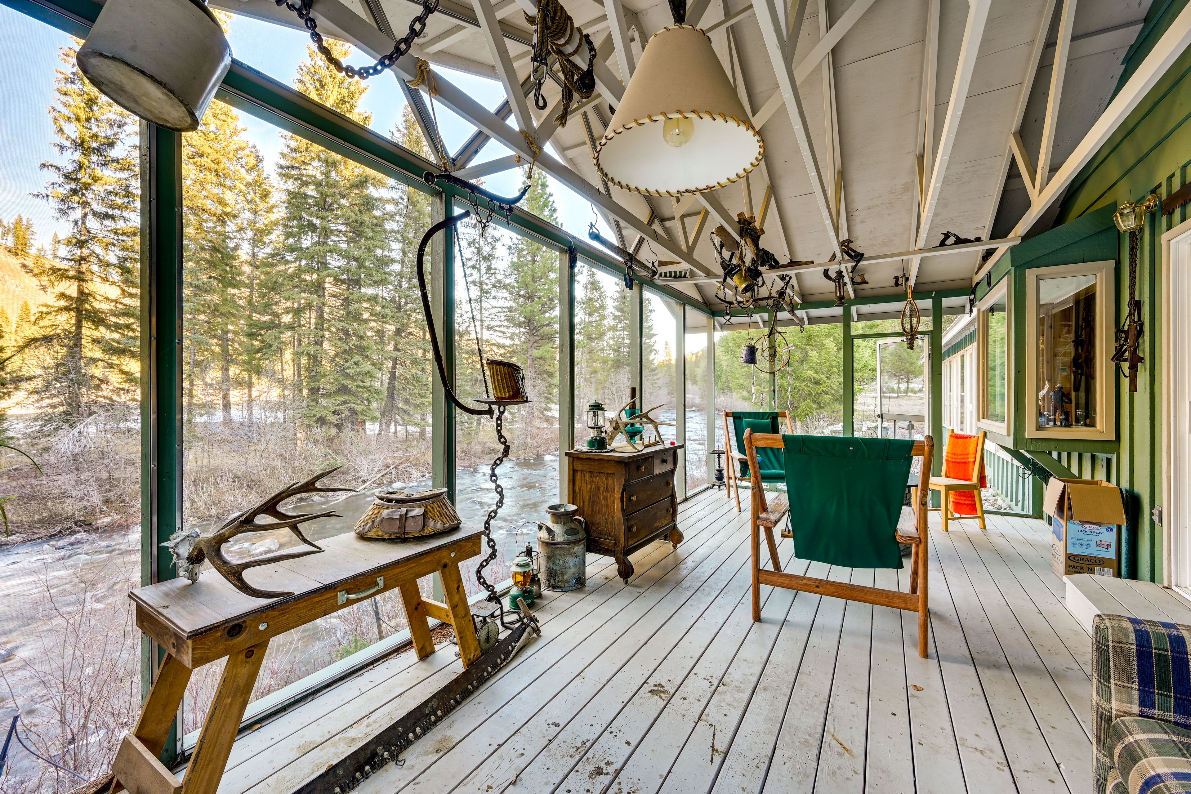Screened-In Porch | Fire Table