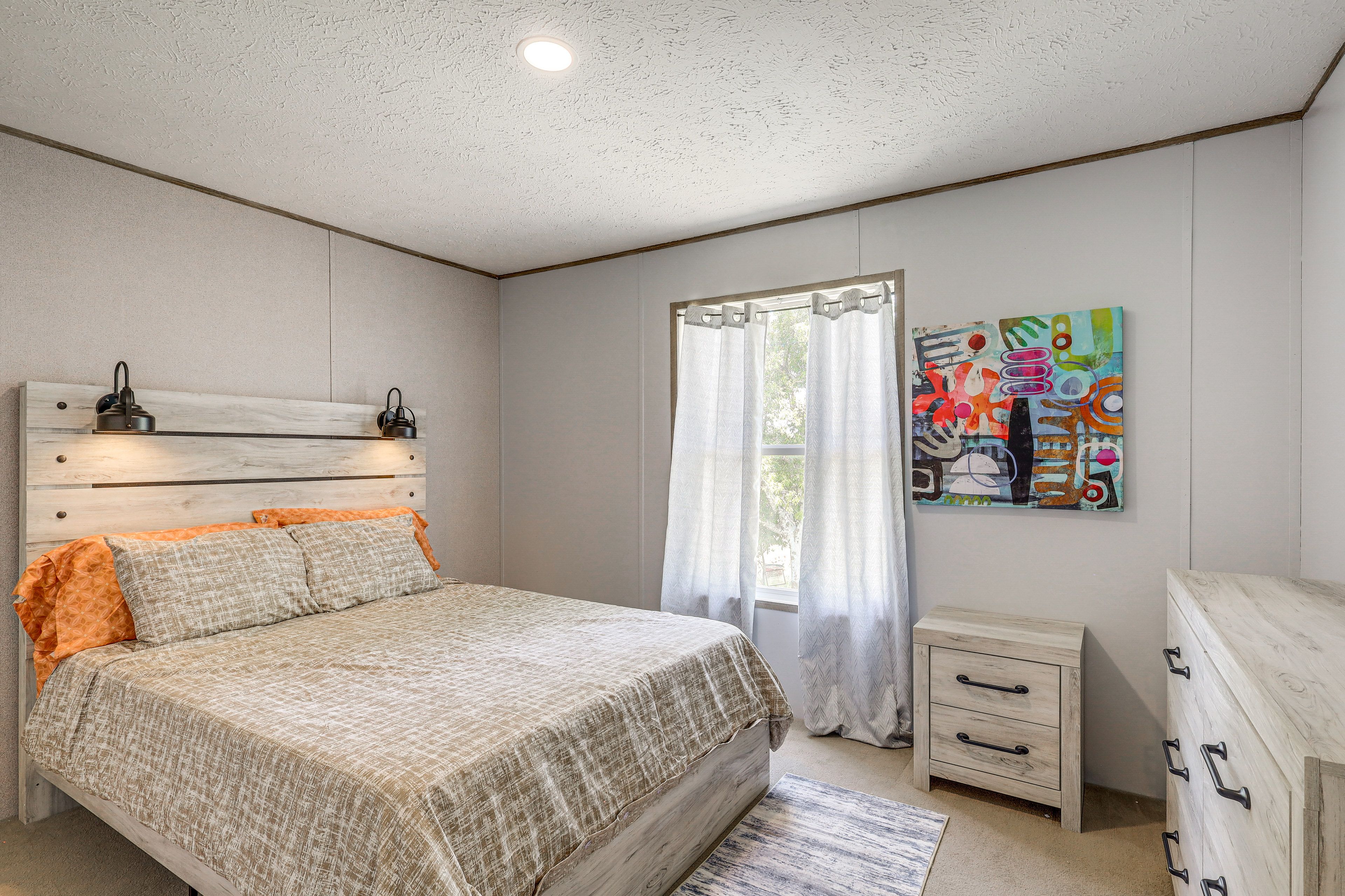 Bedroom 2 | Queen Bed | Linens Provided
