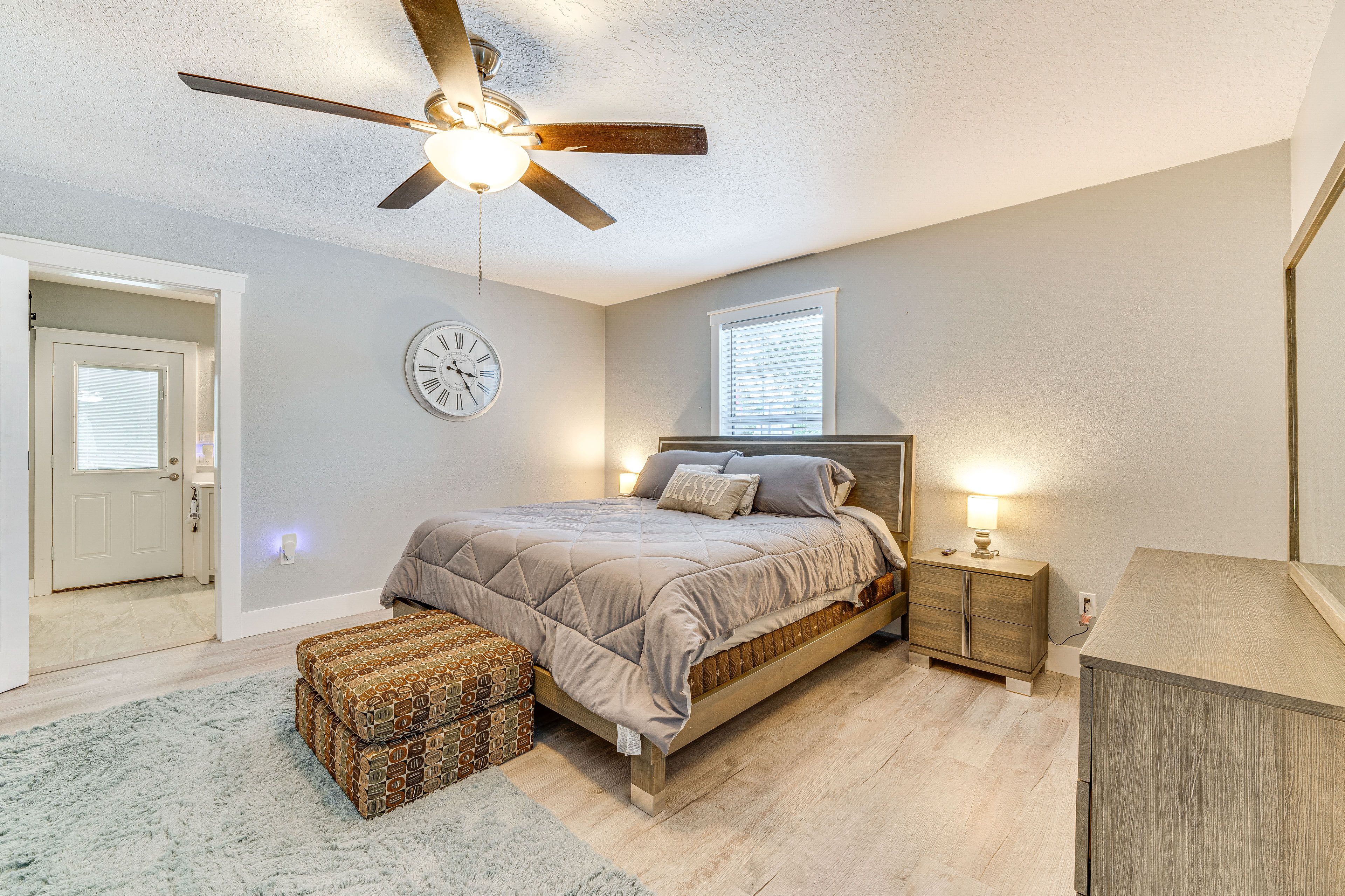 Bedroom 2 | King Bed | Smart TV