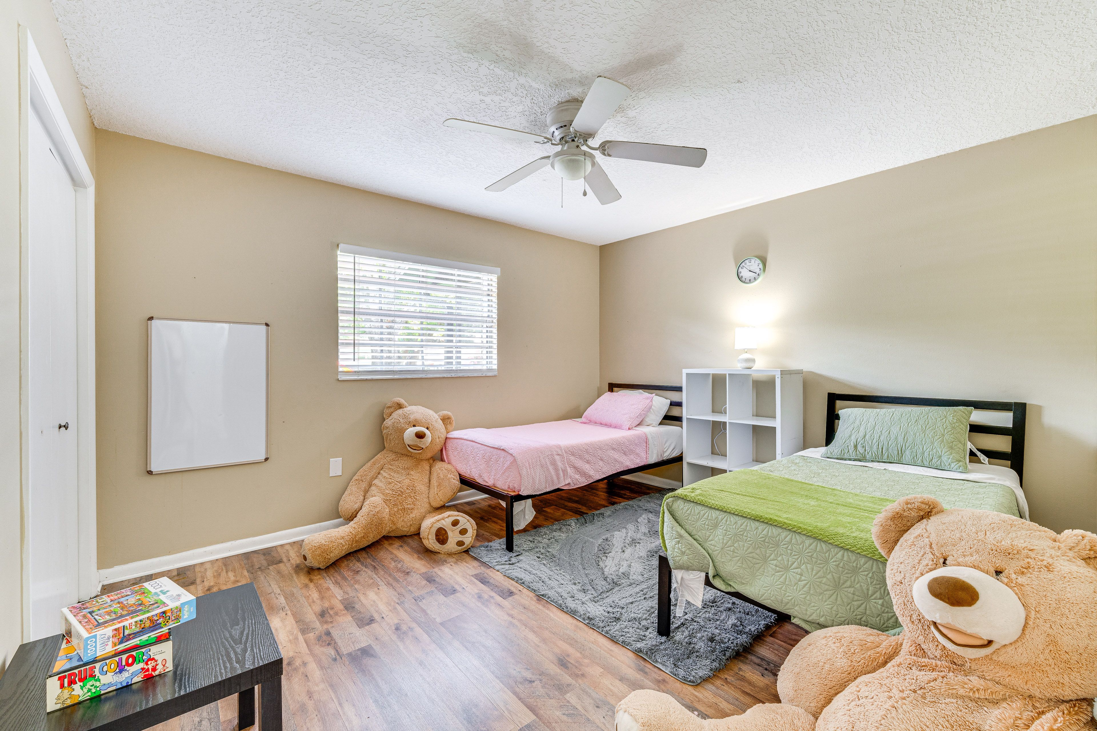 Bedroom 4 | 2 Twin Beds