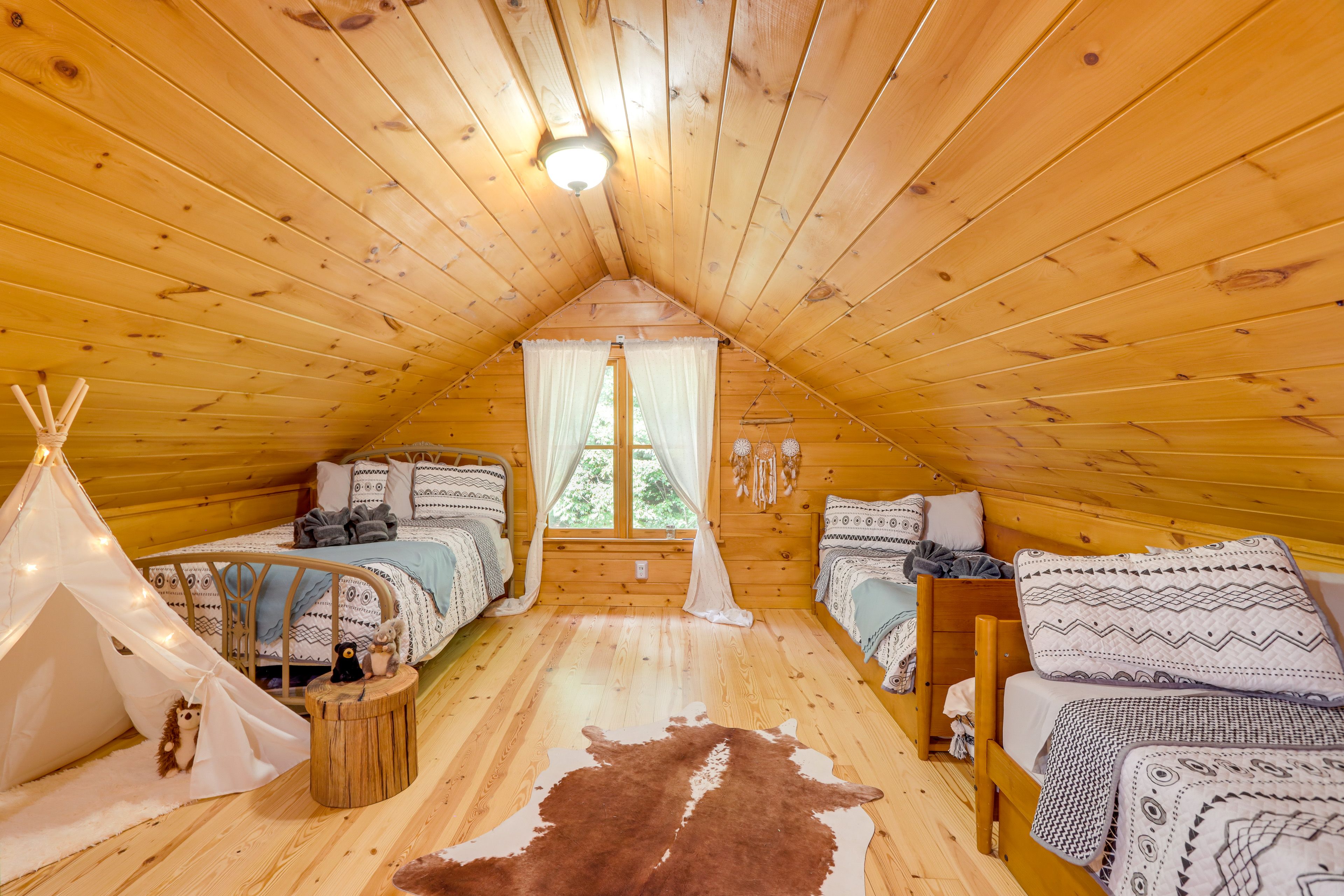 Loft | Full Bed | 2 Twin Beds w/ 2 Twin Trundles | 2nd Floor